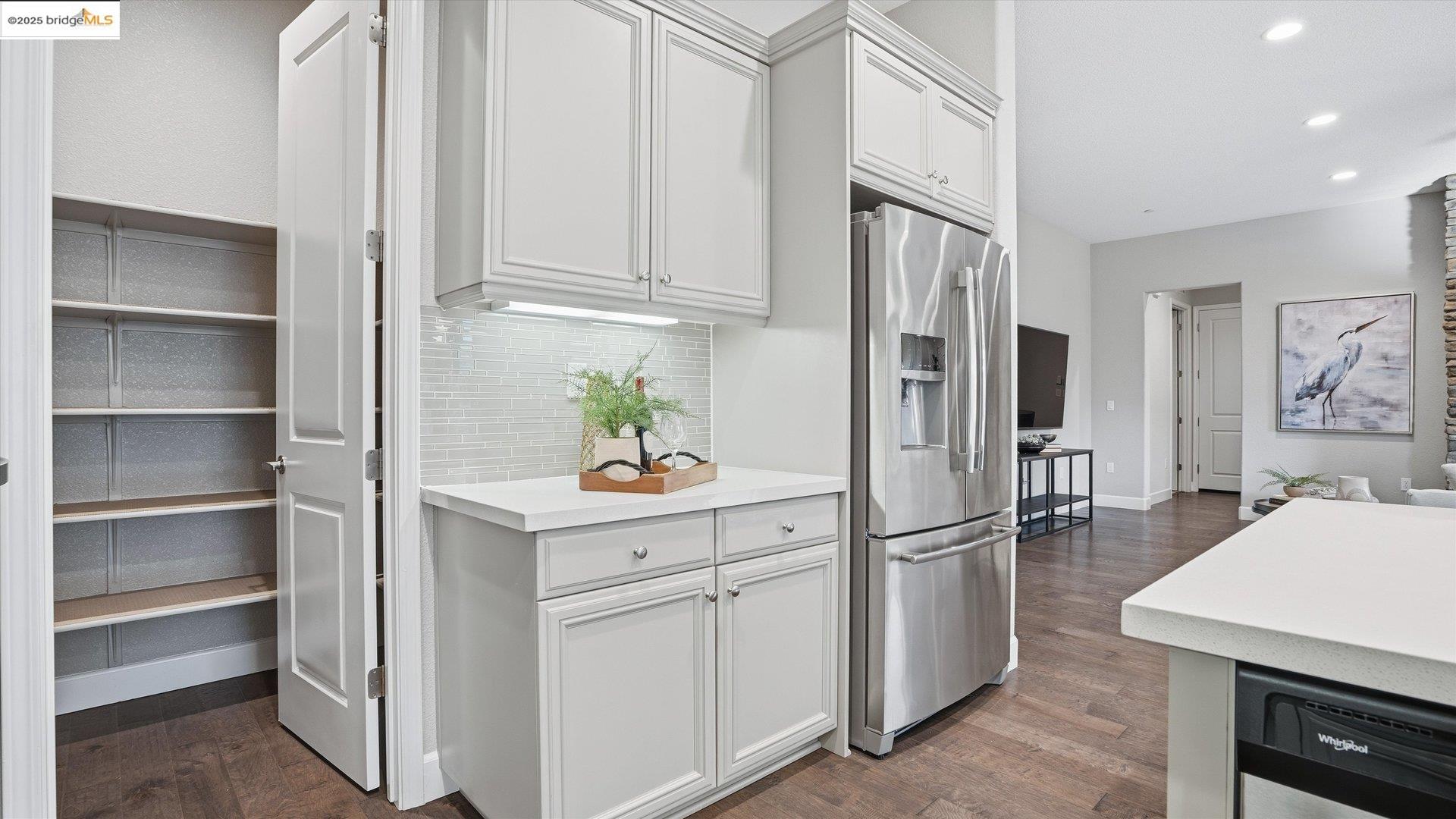 Detail Gallery Image 8 of 43 For 9487 Davenport Cir, Discovery Bay,  CA 94505 - 3 Beds | 2/1 Baths