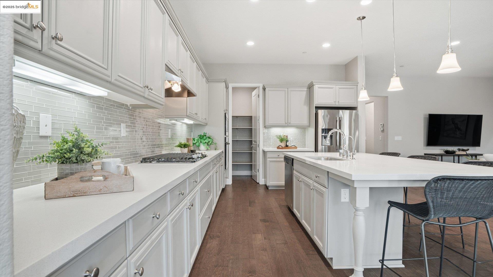 Detail Gallery Image 9 of 43 For 9487 Davenport Cir, Discovery Bay,  CA 94505 - 3 Beds | 2/1 Baths