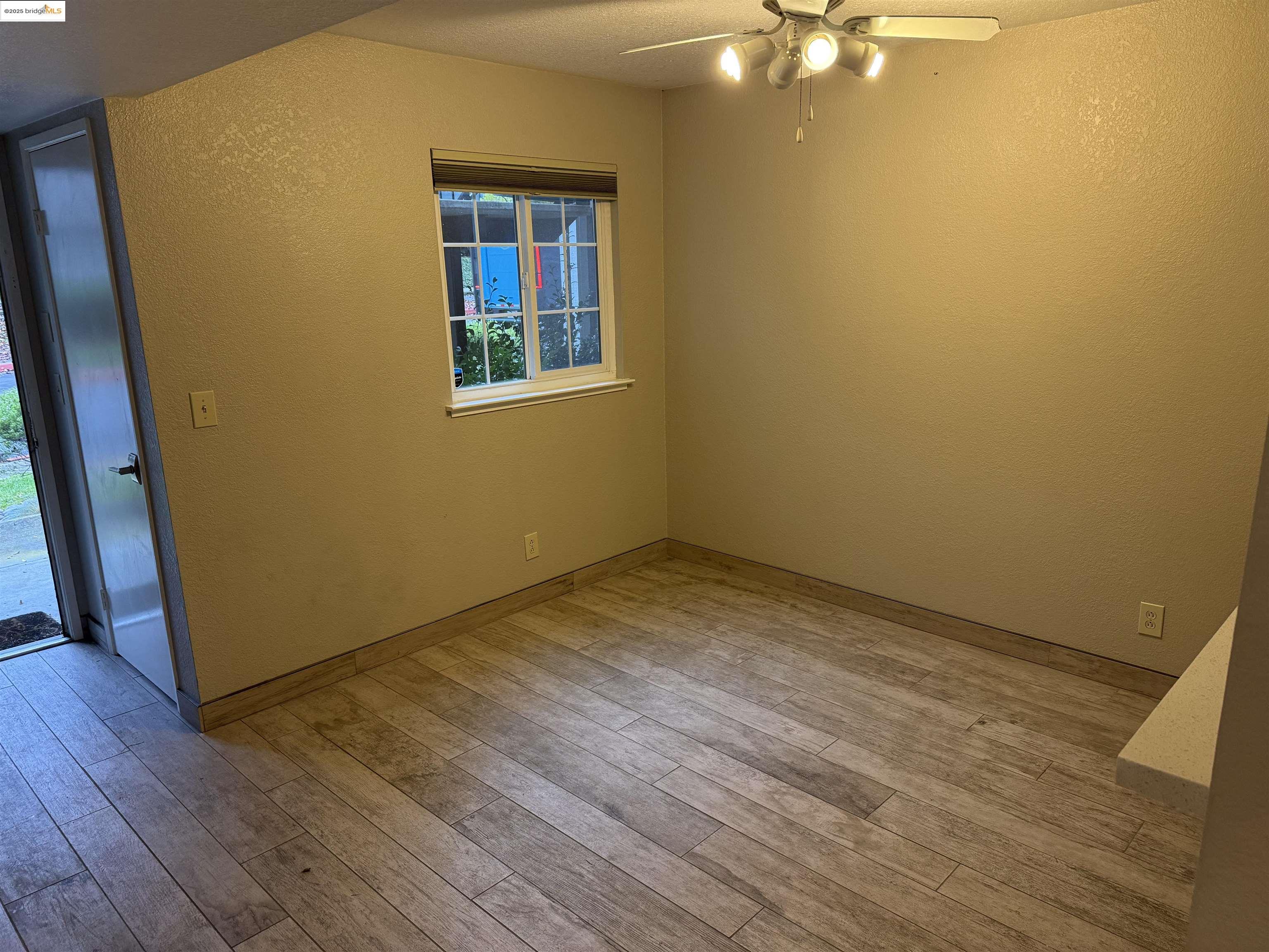 Detail Gallery Image 14 of 24 For 510 Canyon Oaks Drive #C,  Oakland,  CA 94505-9999 - 2 Beds | 2 Baths