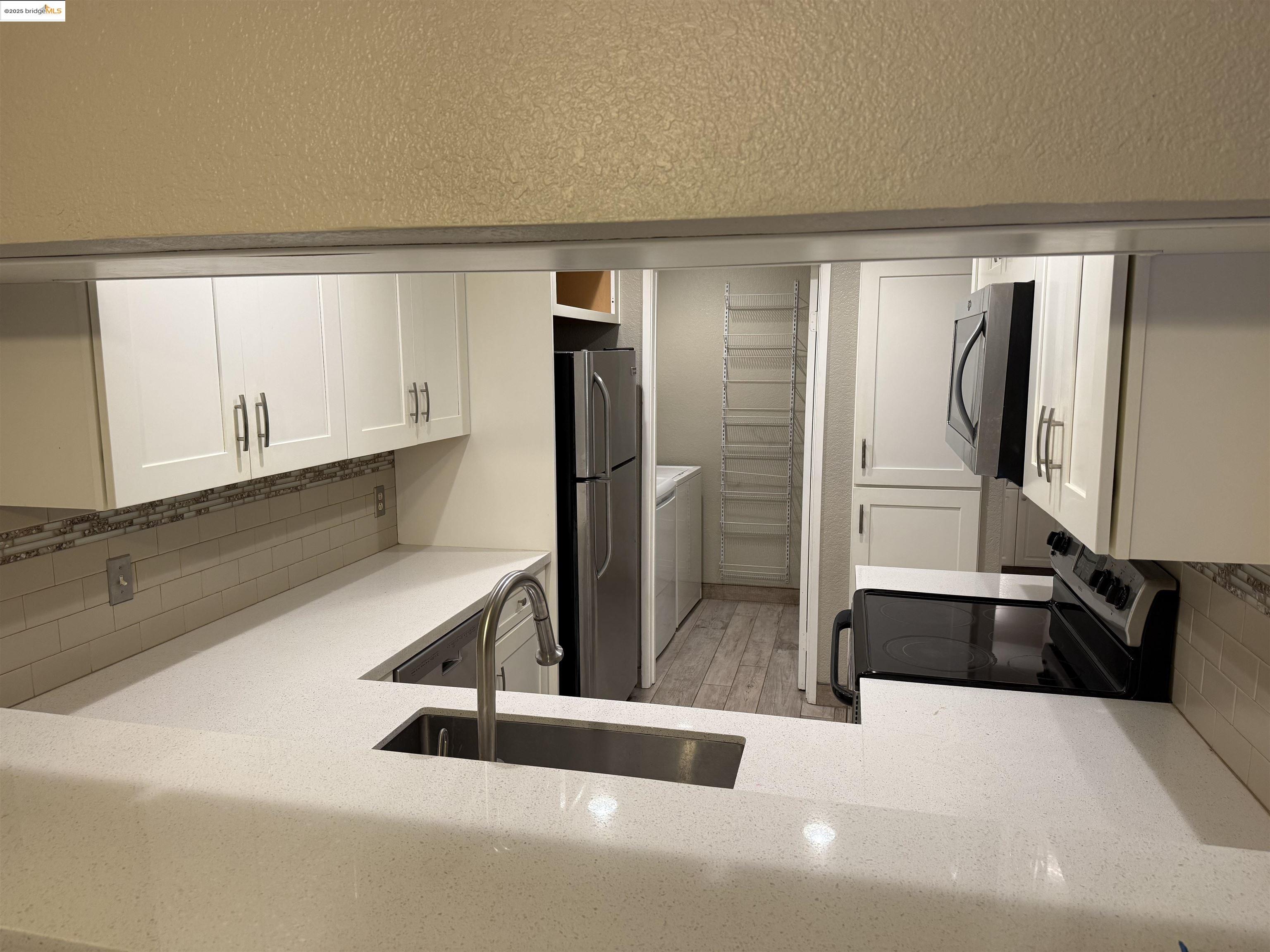 Detail Gallery Image 5 of 24 For 510 Canyon Oaks Drive #C,  Oakland,  CA 94505-9999 - 2 Beds | 2 Baths