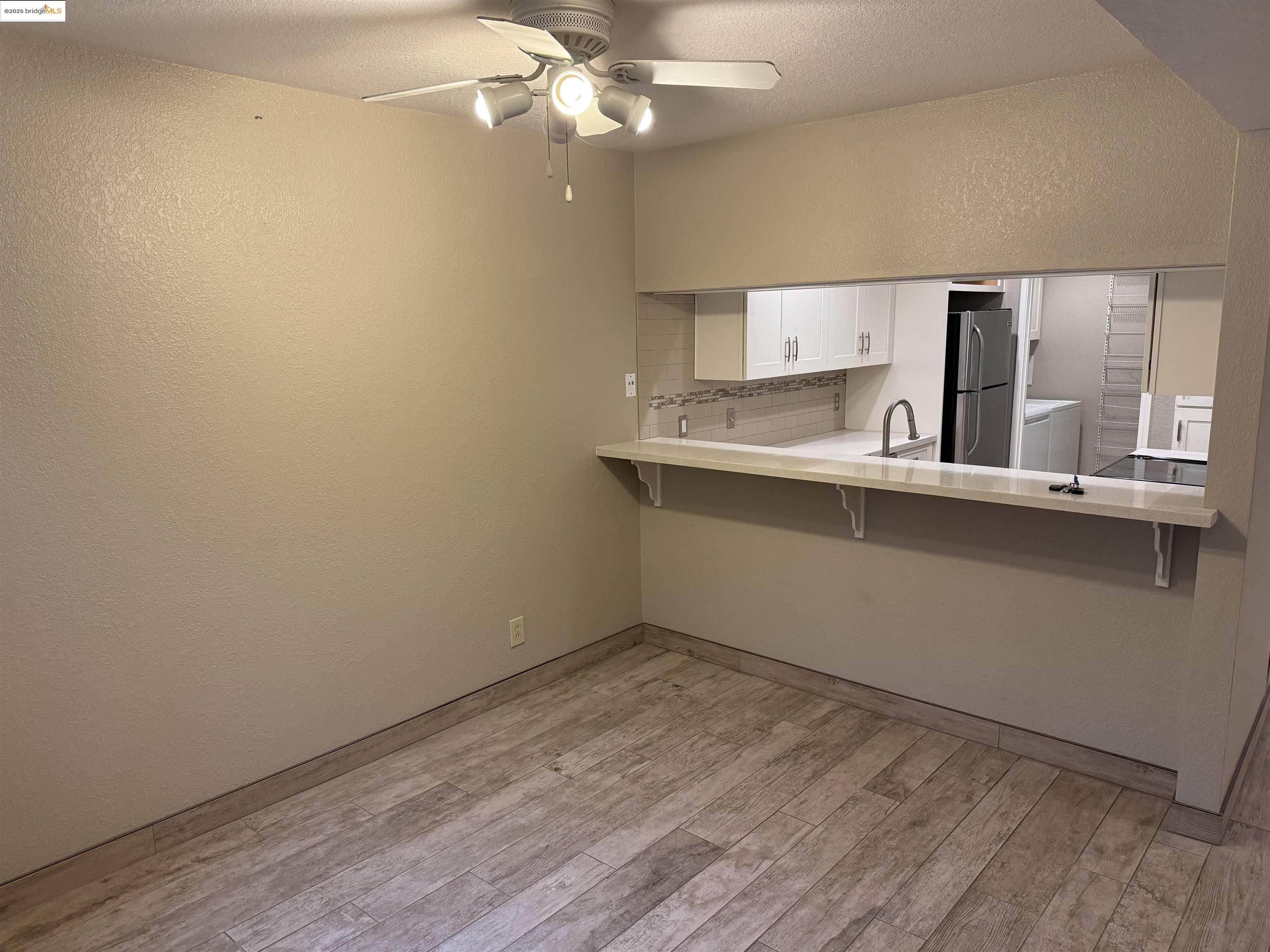 Detail Gallery Image 6 of 24 For 510 Canyon Oaks Drive #C,  Oakland,  CA 94505-9999 - 2 Beds | 2 Baths