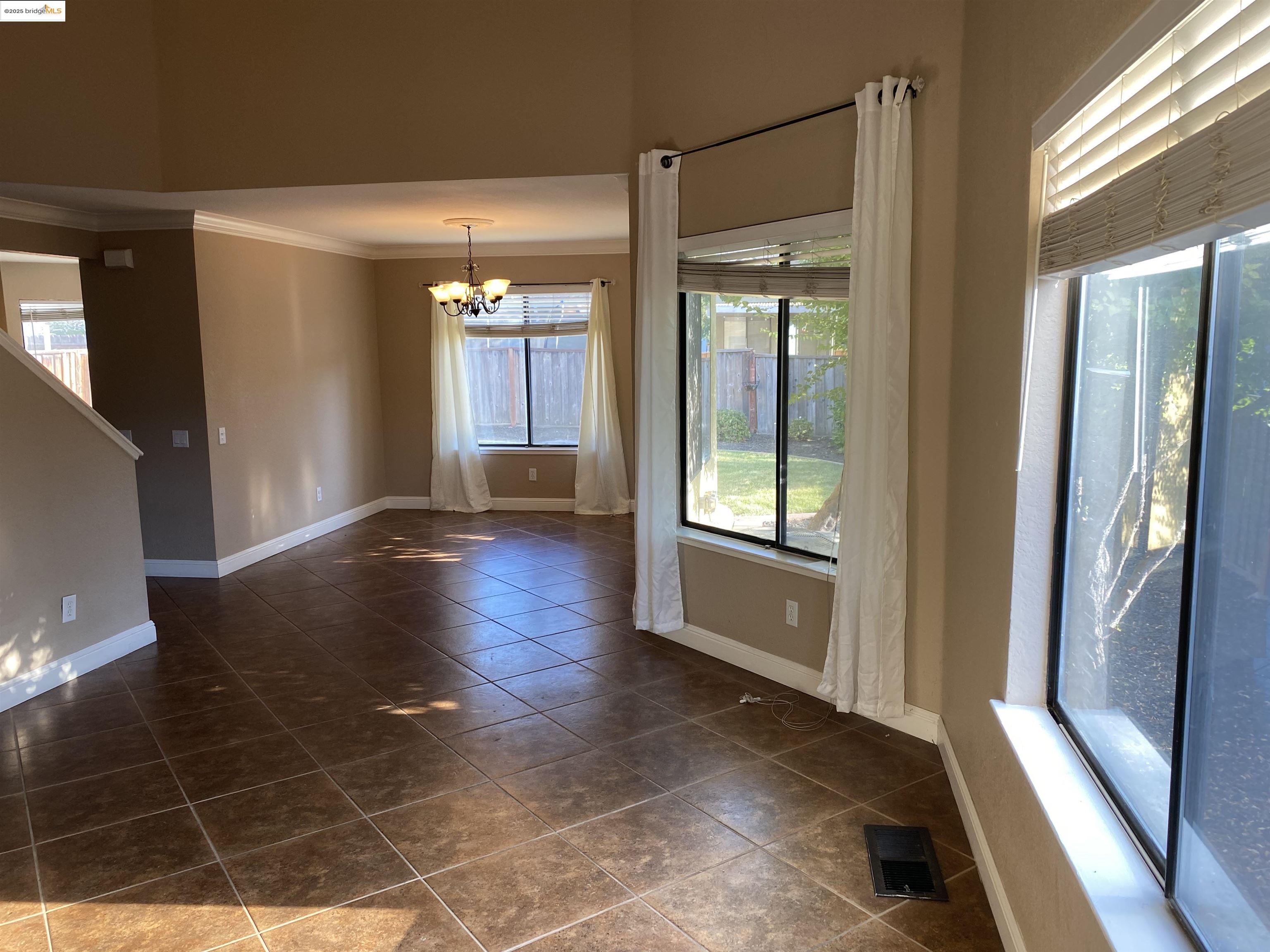 Detail Gallery Image 3 of 7 For 890 Buckskin Terrace, Brentwood,  CA 94451-9999 - 3 Beds | 2/1 Baths