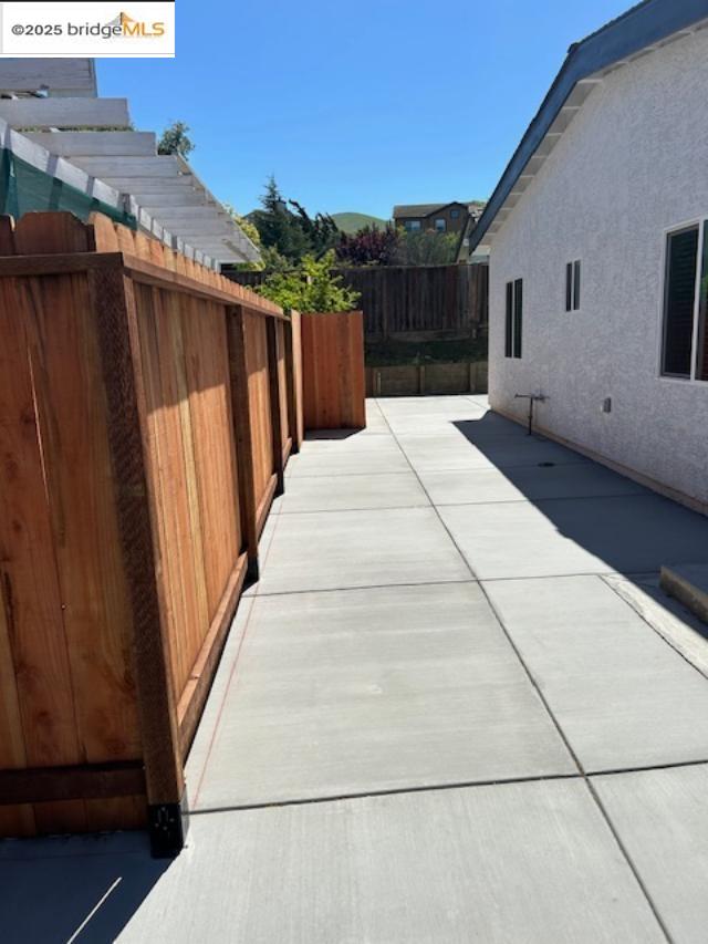 Detail Gallery Image 4 of 16 For 133 Greenmeadow Cir #A,  Pittsburg,  CA 94565 - 3 Beds | 2 Baths