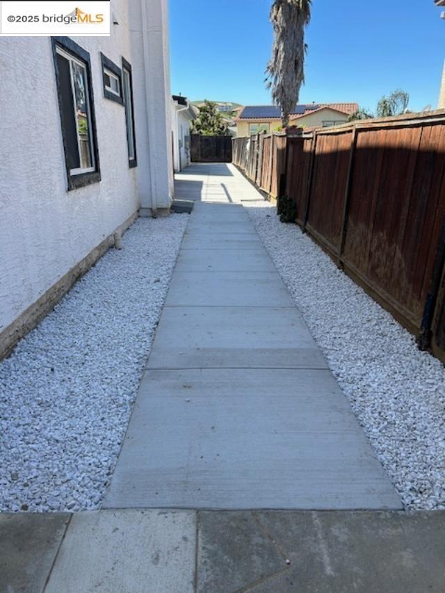 Detail Gallery Image 5 of 16 For 133 Greenmeadow Cir #A,  Pittsburg,  CA 94565 - 3 Beds | 2 Baths