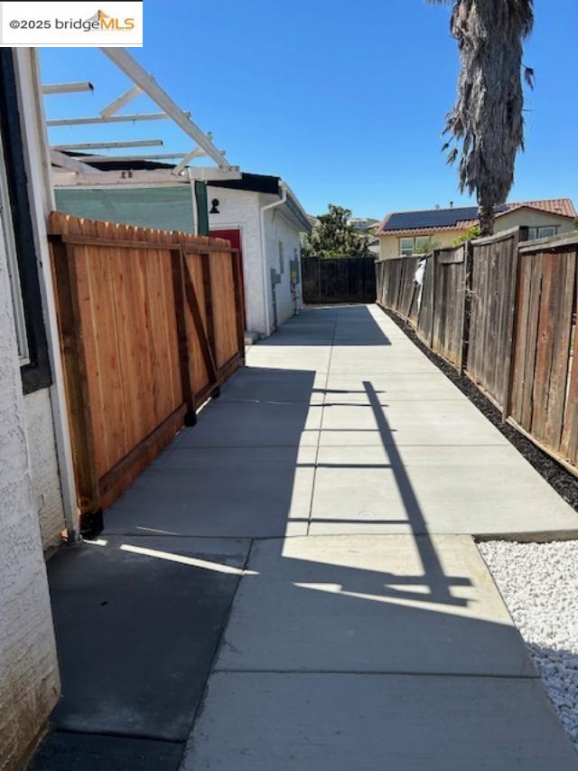 Detail Gallery Image 6 of 16 For 133 Greenmeadow Cir #A,  Pittsburg,  CA 94565 - 3 Beds | 2 Baths