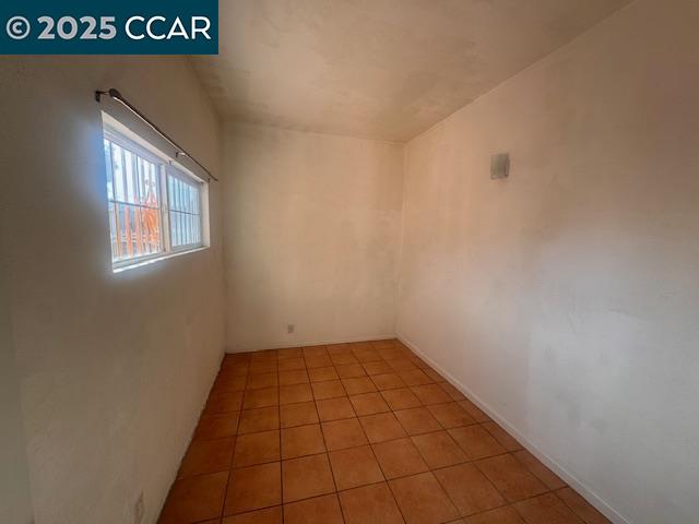 Detail Gallery Image 9 of 20 For 2849 Rheem Street, Richmond,  CA 94804 - 3 Beds | 2 Baths