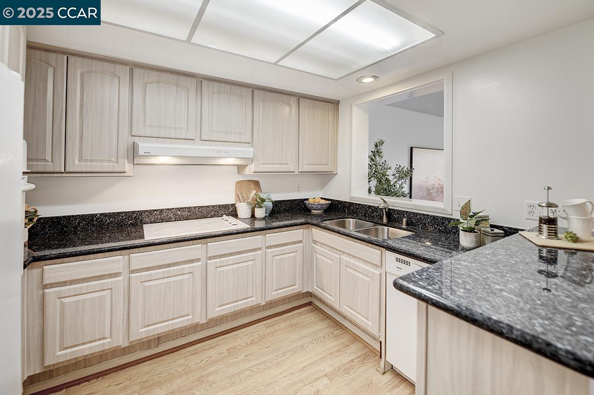 Photo #16: 41119541 Listing: Photo #16