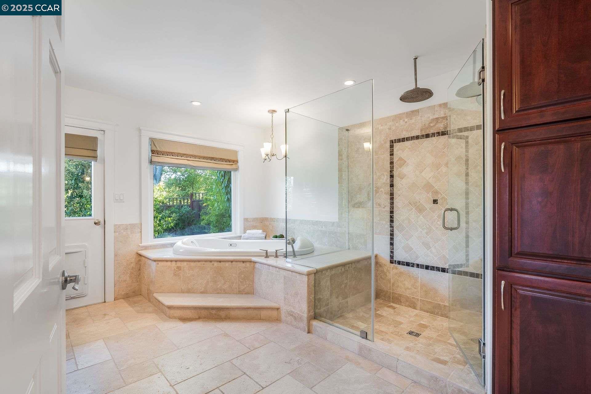 Detail Gallery Image 29 of 55 For 33 Altamount Drive, Orinda,  CA 94563 - 5 Beds | 3/1 Baths