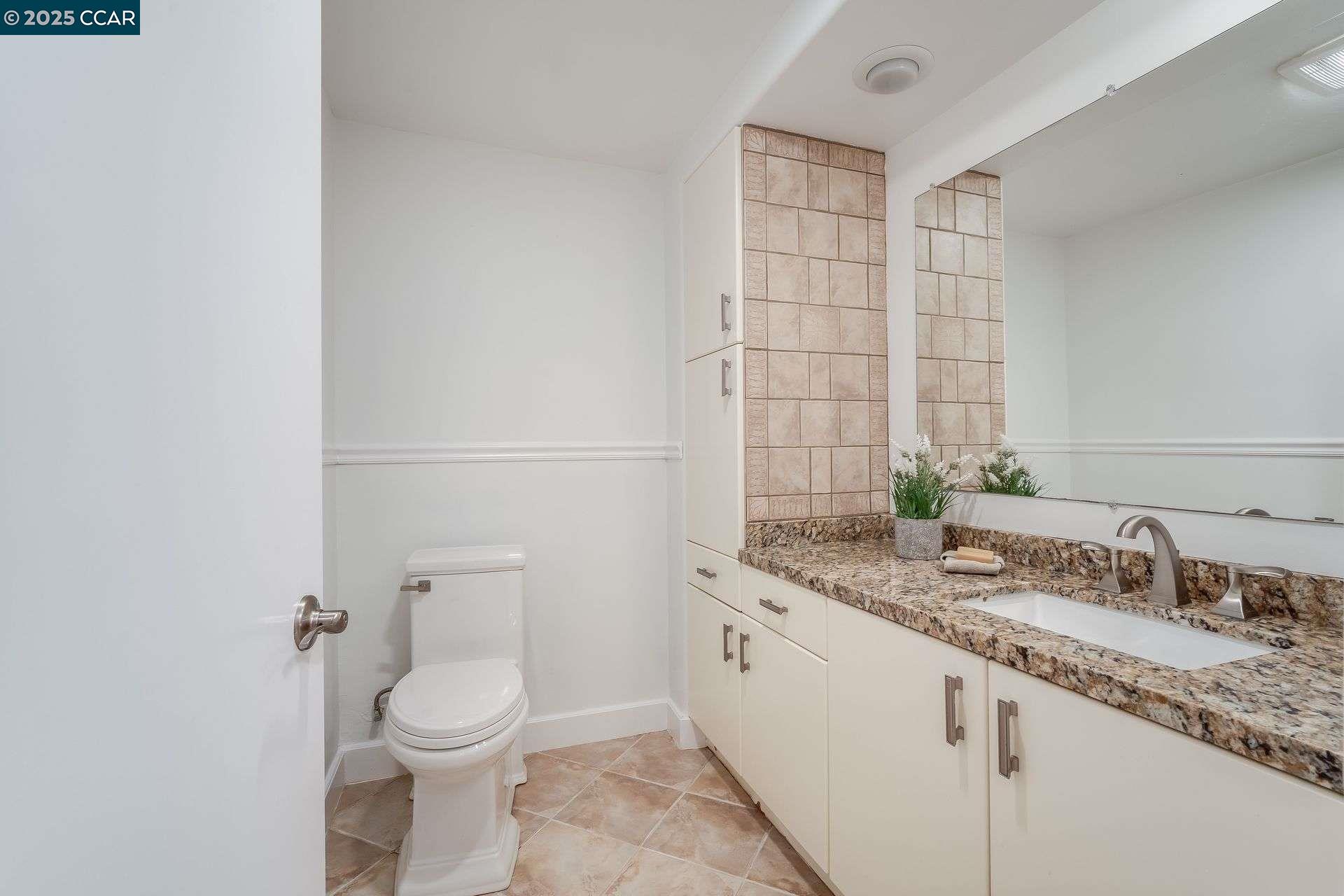 Detail Gallery Image 42 of 55 For 33 Altamount Drive, Orinda,  CA 94563 - 5 Beds | 3/1 Baths