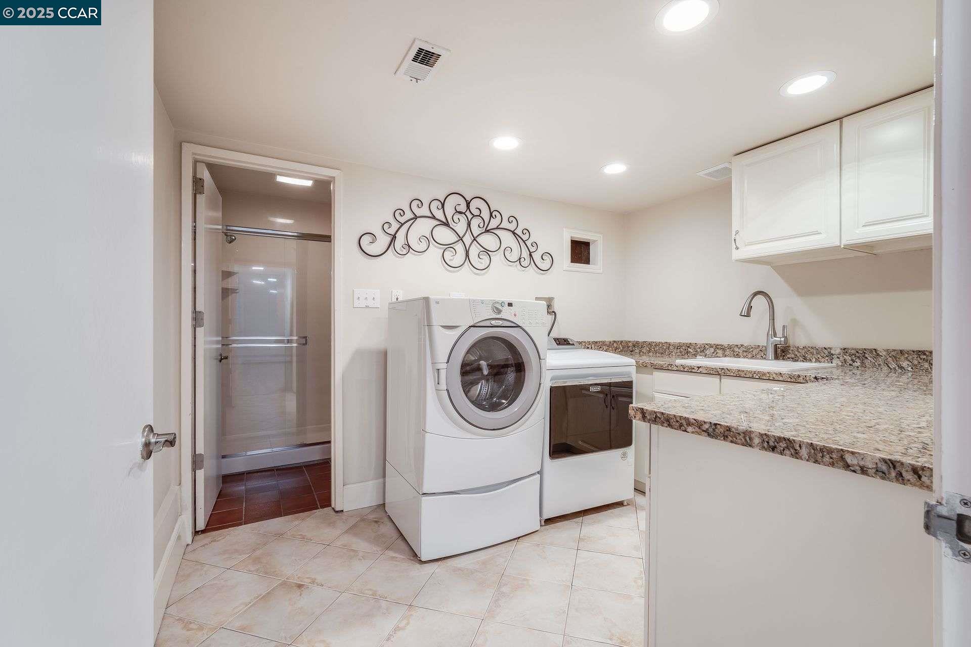 Detail Gallery Image 45 of 55 For 33 Altamount Drive, Orinda,  CA 94563 - 5 Beds | 3/1 Baths