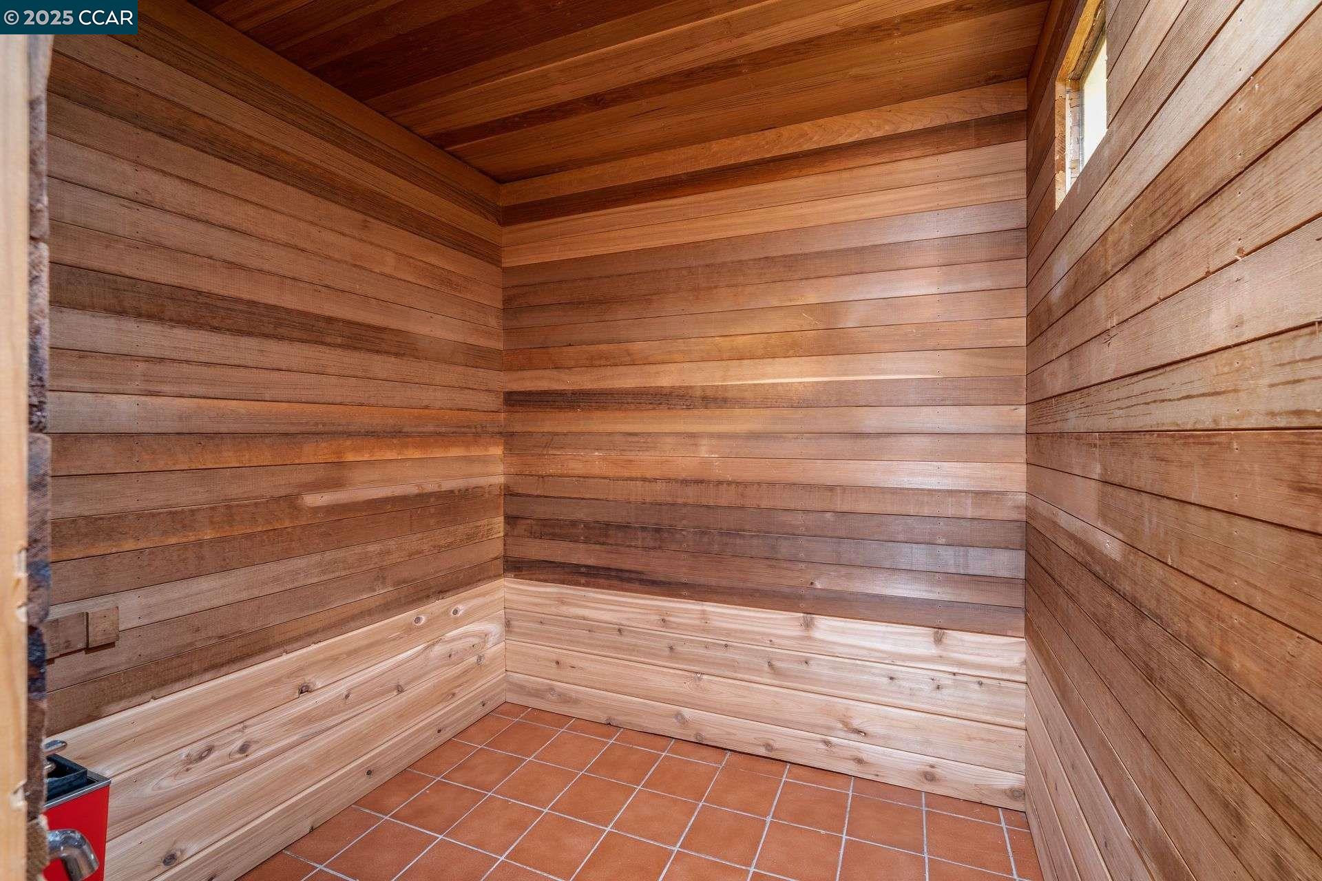 Detail Gallery Image 46 of 55 For 33 Altamount Drive, Orinda,  CA 94563 - 5 Beds | 3/1 Baths