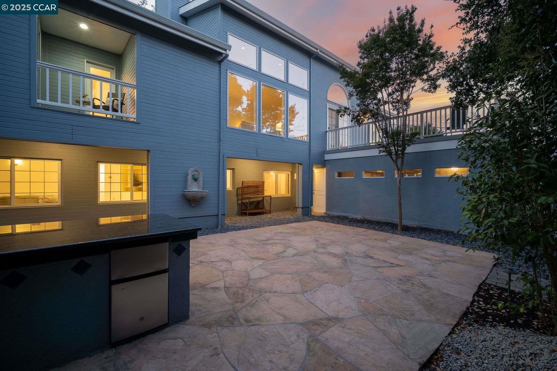 Detail Gallery Image 47 of 55 For 33 Altamount Drive, Orinda,  CA 94563 - 5 Beds | 3/1 Baths