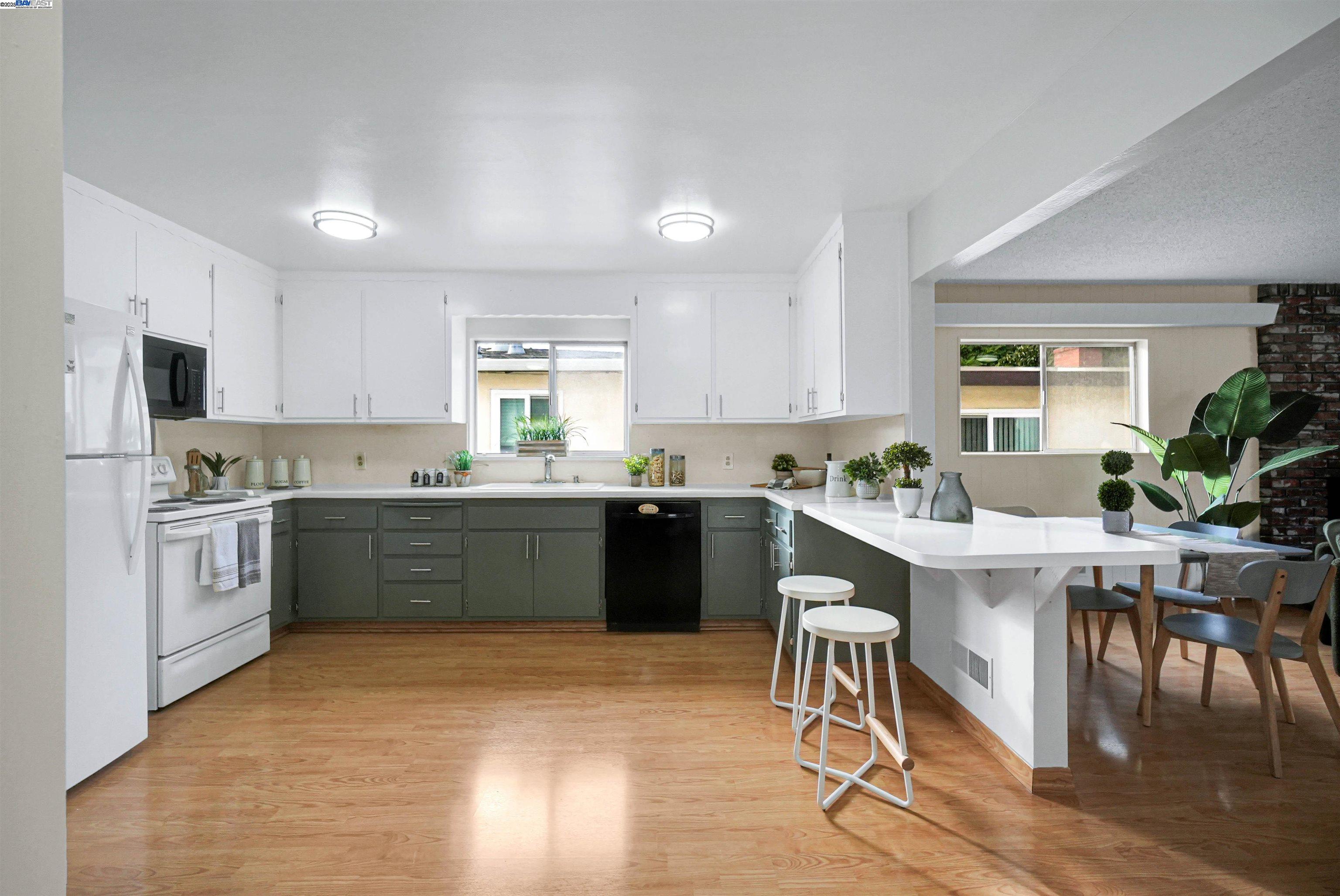 Detail Gallery Image 17 of 54 For 905 Longwood Ave, Hayward,  CA 94541 - 3 Beds | 2 Baths