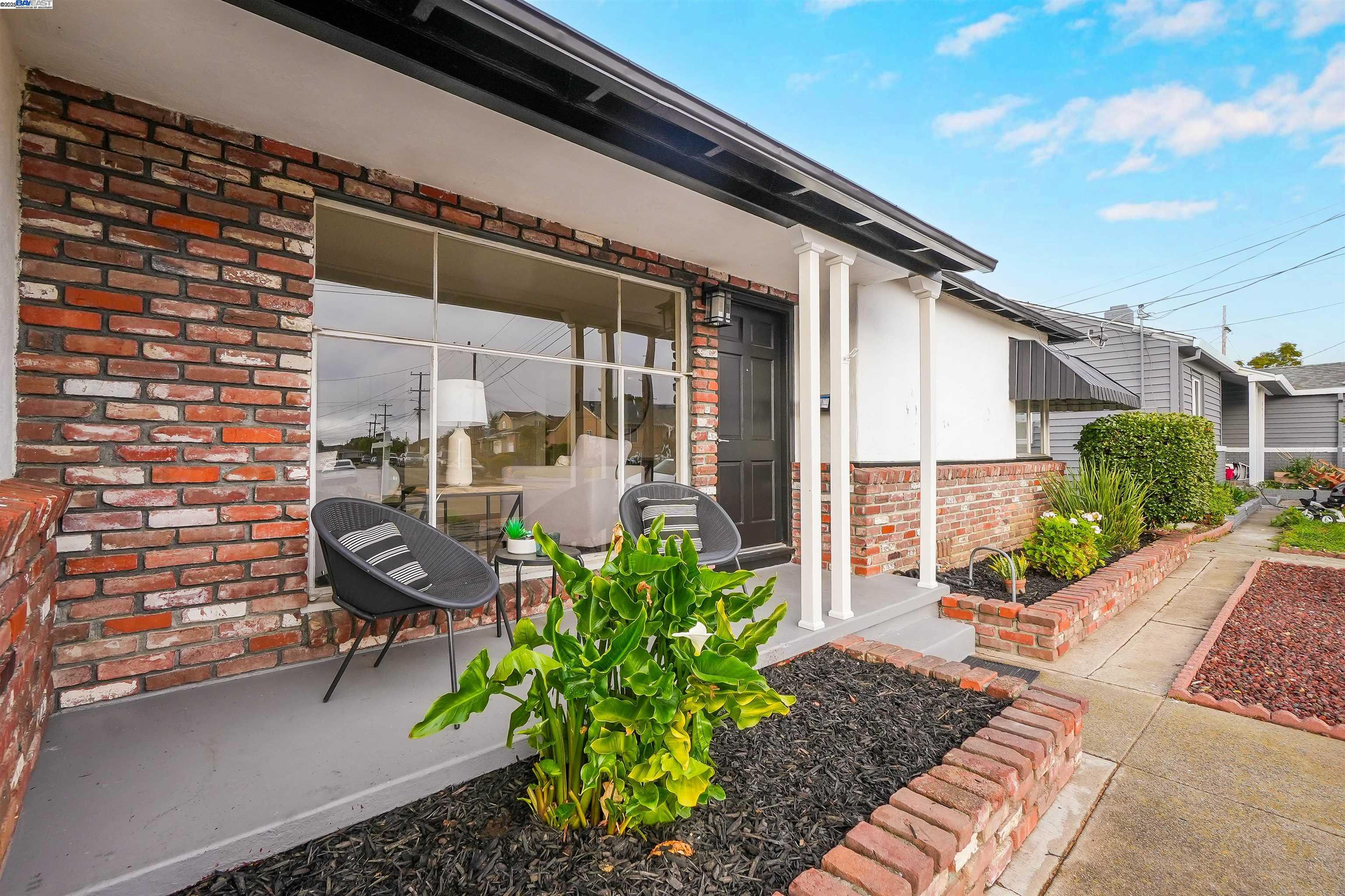 Detail Gallery Image 6 of 54 For 905 Longwood Ave, Hayward,  CA 94541 - 3 Beds | 2 Baths