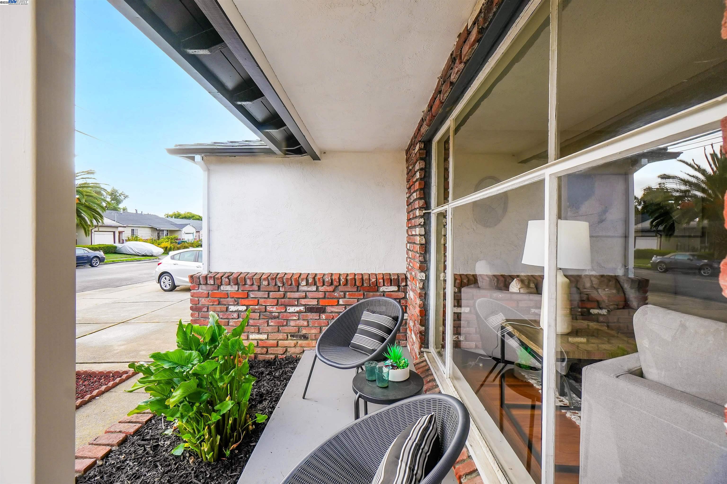 Detail Gallery Image 8 of 54 For 905 Longwood Ave, Hayward,  CA 94541 - 3 Beds | 2 Baths