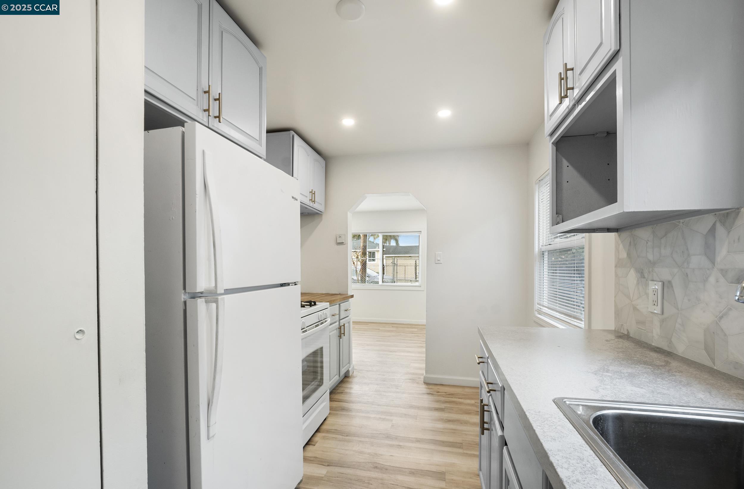 Detail Gallery Image 11 of 46 For 9028 a St, Oakland,  CA 94603 - 4 Beds | 3 Baths