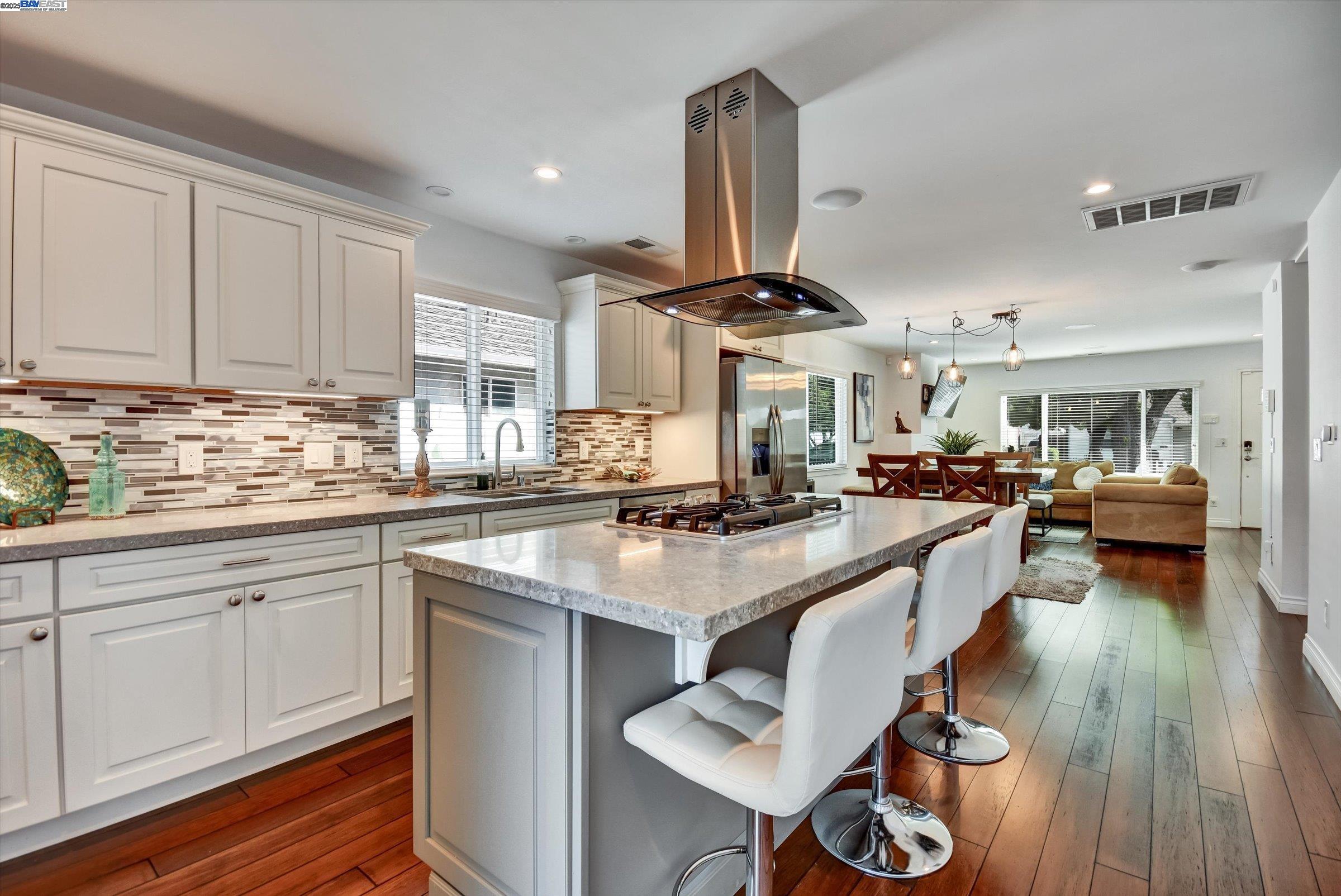 Detail Gallery Image 9 of 31 For 715 Harrison St, San Jose,  CA 95125 - 2 Beds | 2 Baths