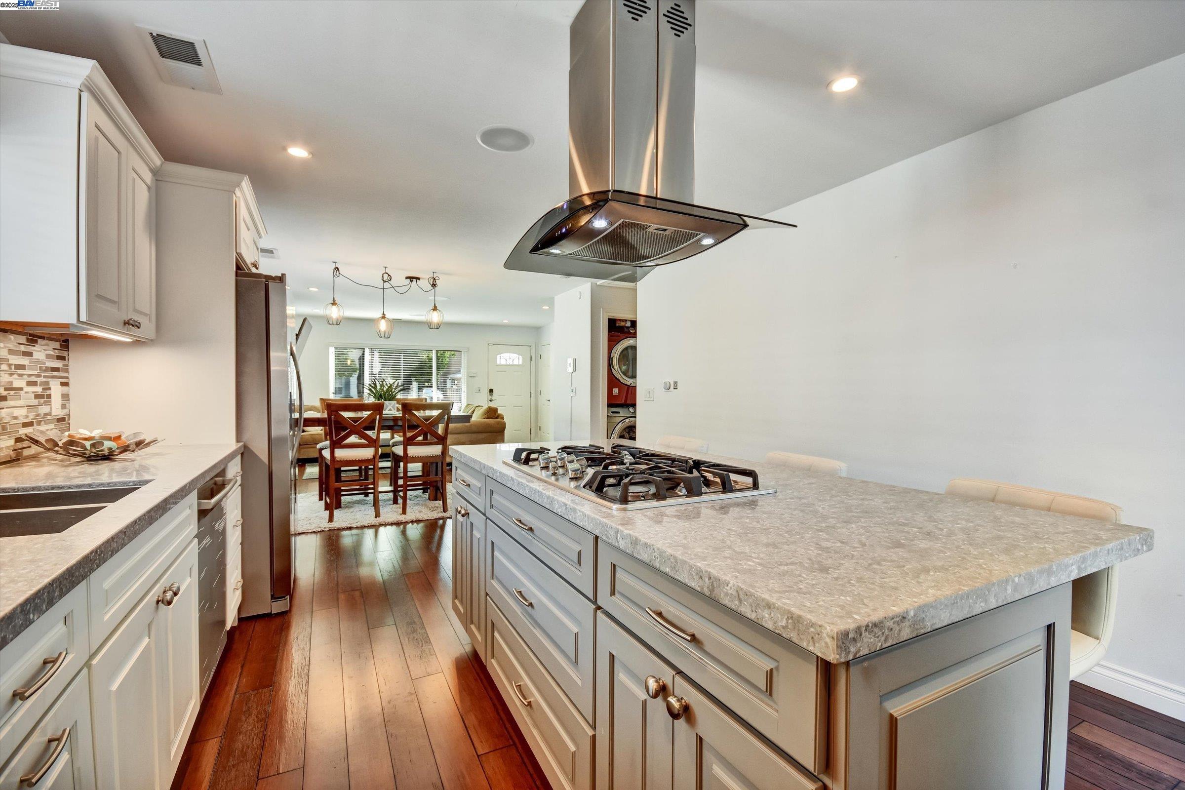 Detail Gallery Image 10 of 31 For 715 Harrison St, San Jose,  CA 95125 - 2 Beds | 2 Baths
