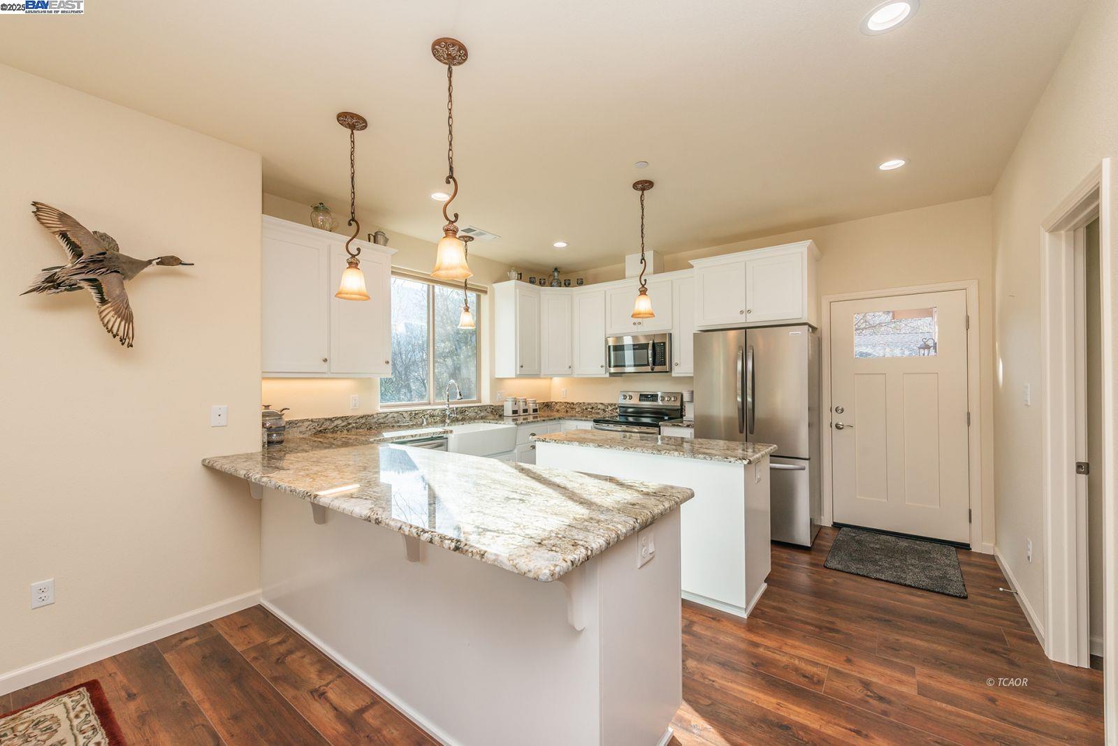 Detail Gallery Image 13 of 49 For 220 Fairway Drive, Weaverville,  CA 96093 - 3 Beds | 2 Baths