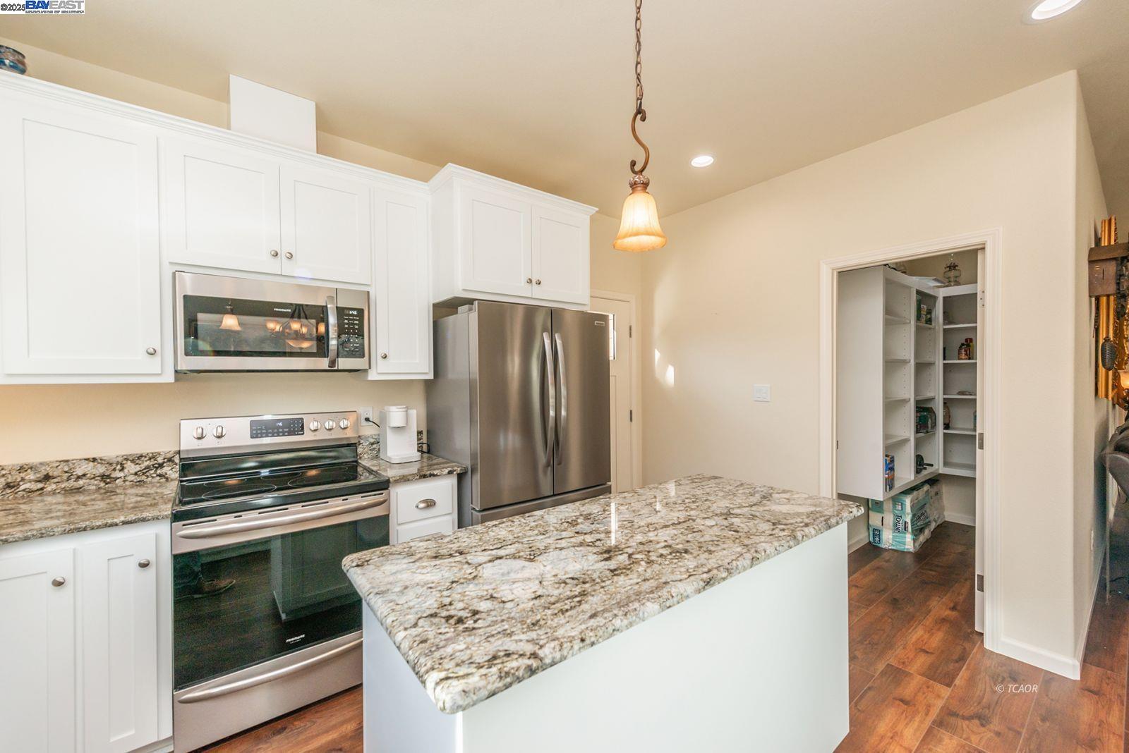 Detail Gallery Image 19 of 49 For 220 Fairway Drive, Weaverville,  CA 96093 - 3 Beds | 2 Baths