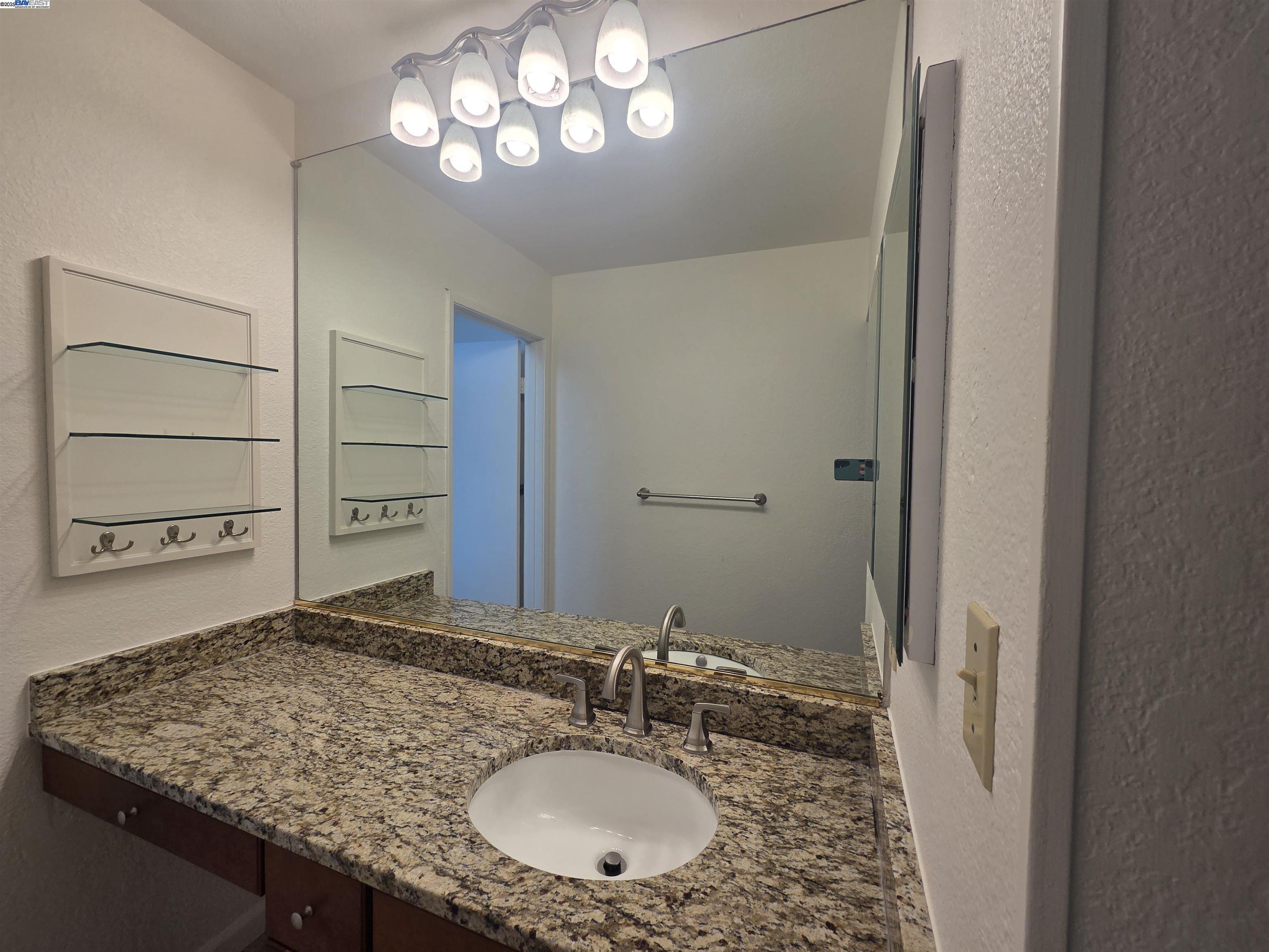 Detail Gallery Image 23 of 30 For 6084 via De Los Cerros, Pleasanton,  CA 94566-5885 - 3 Beds | 2/1 Baths