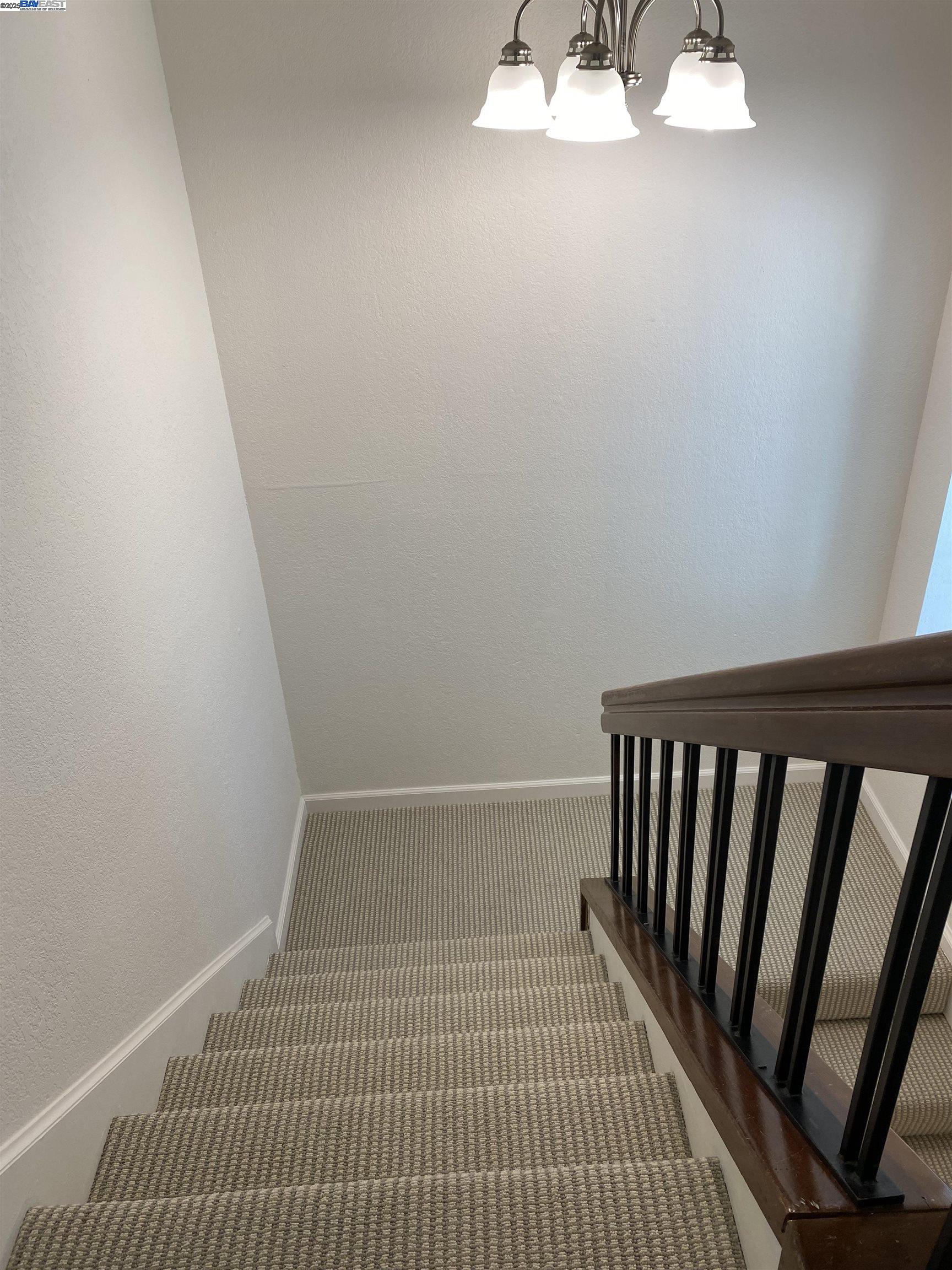 Detail Gallery Image 7 of 30 For 6084 via De Los Cerros, Pleasanton,  CA 94566-5885 - 3 Beds | 2/1 Baths