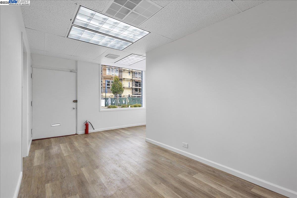 Detail Gallery Image 11 of 12 For 2006 Clement Ave, Alameda,  CA 94501 - – Beds | – Baths