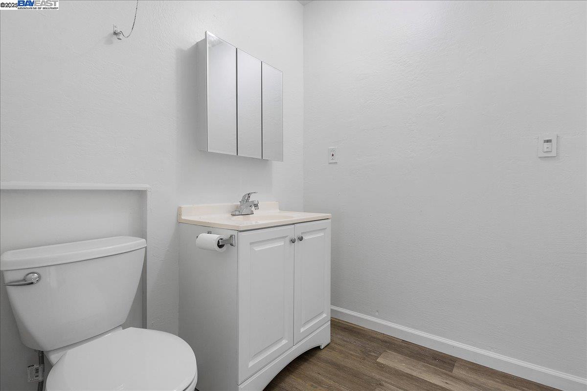 Detail Gallery Image 6 of 12 For 2006 Clement Ave, Alameda,  CA 94501 - – Beds | – Baths