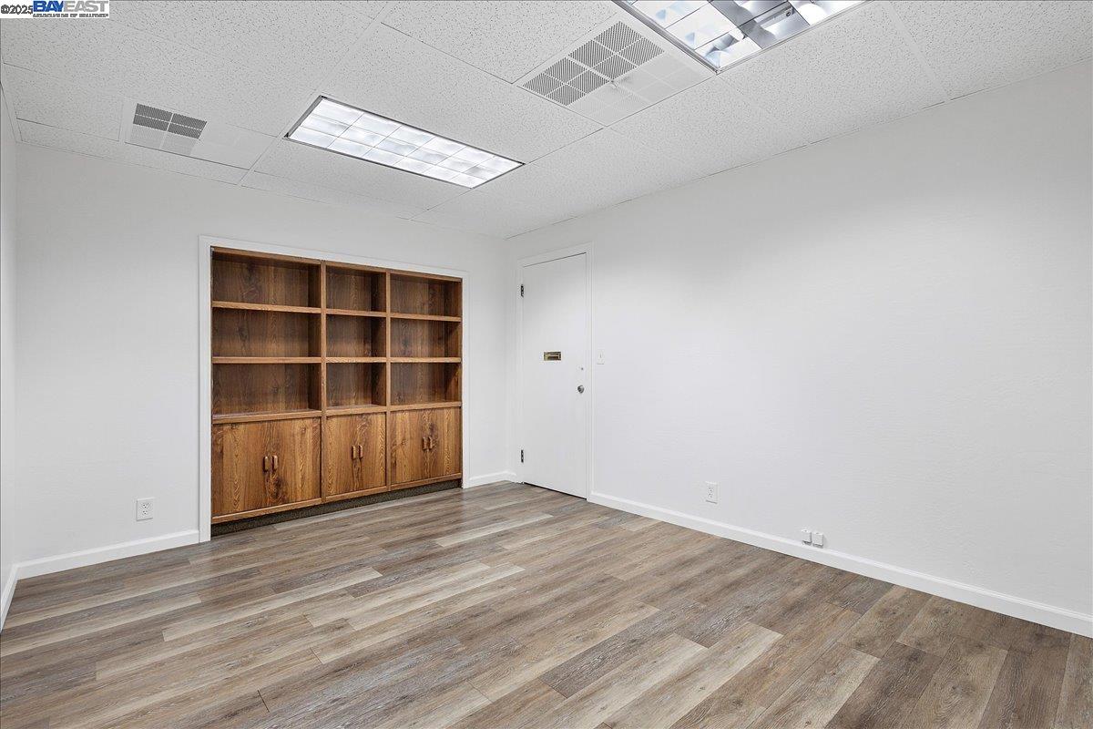 Detail Gallery Image 7 of 12 For 2006 Clement Ave, Alameda,  CA 94501 - – Beds | – Baths