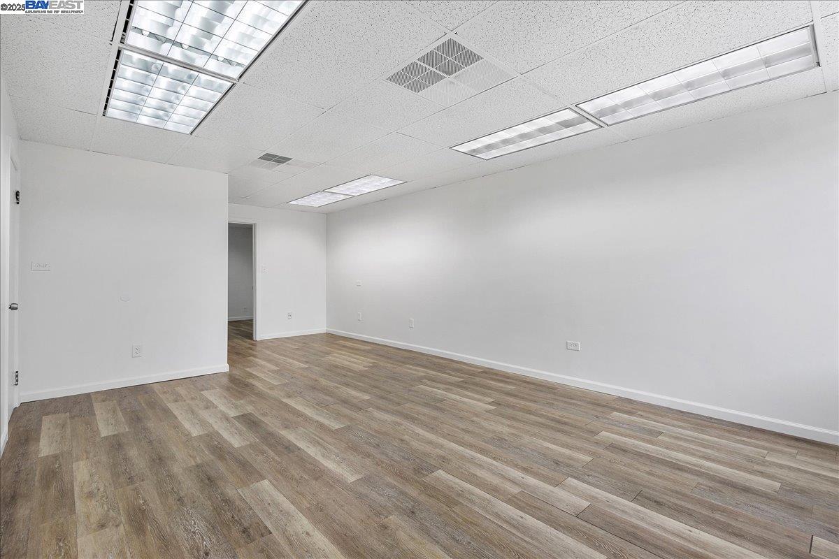 Detail Gallery Image 10 of 12 For 2006 Clement Ave, Alameda,  CA 94501 - – Beds | – Baths