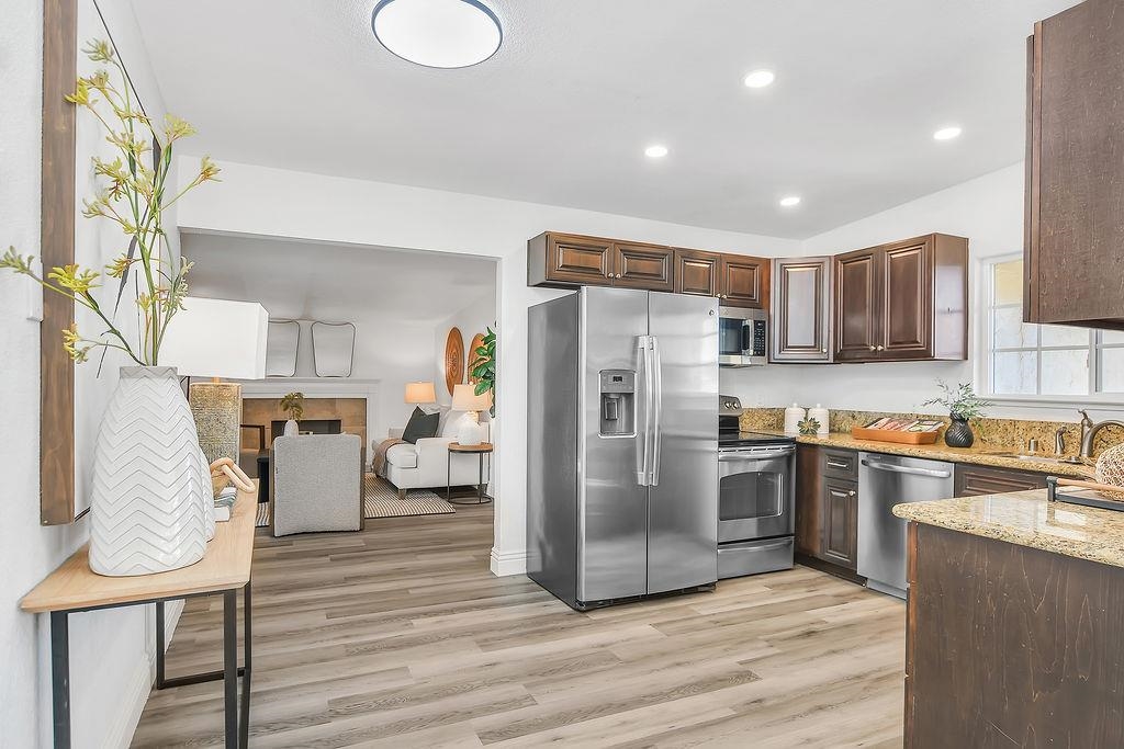 Detail Gallery Image 8 of 29 For 301 Springvalley Dr, Vacaville,  CA 95687 - 3 Beds | 2 Baths