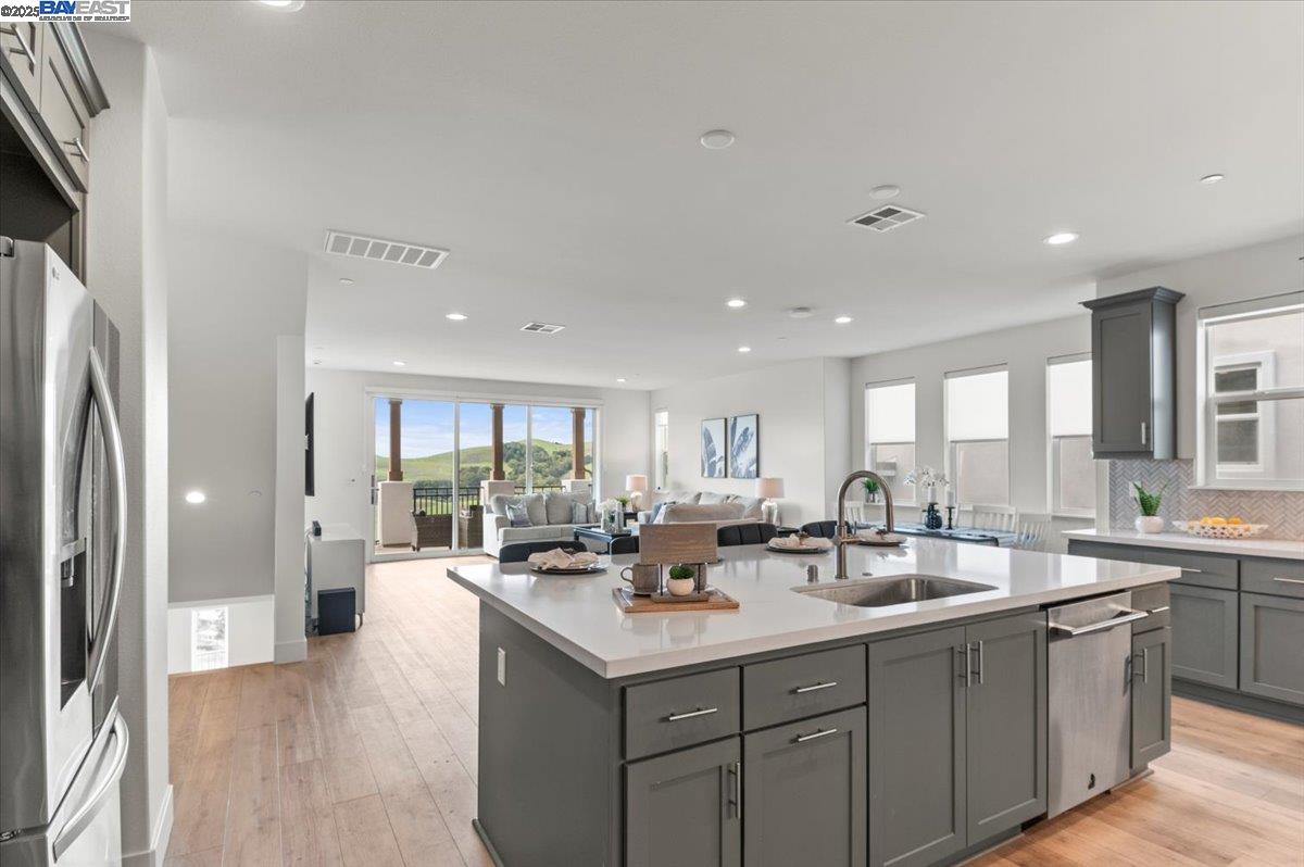 Detail Gallery Image 8 of 22 For 1194 Mateo Miller Cir, San Ramon,  CA 94583 - 4 Beds | 4 Baths