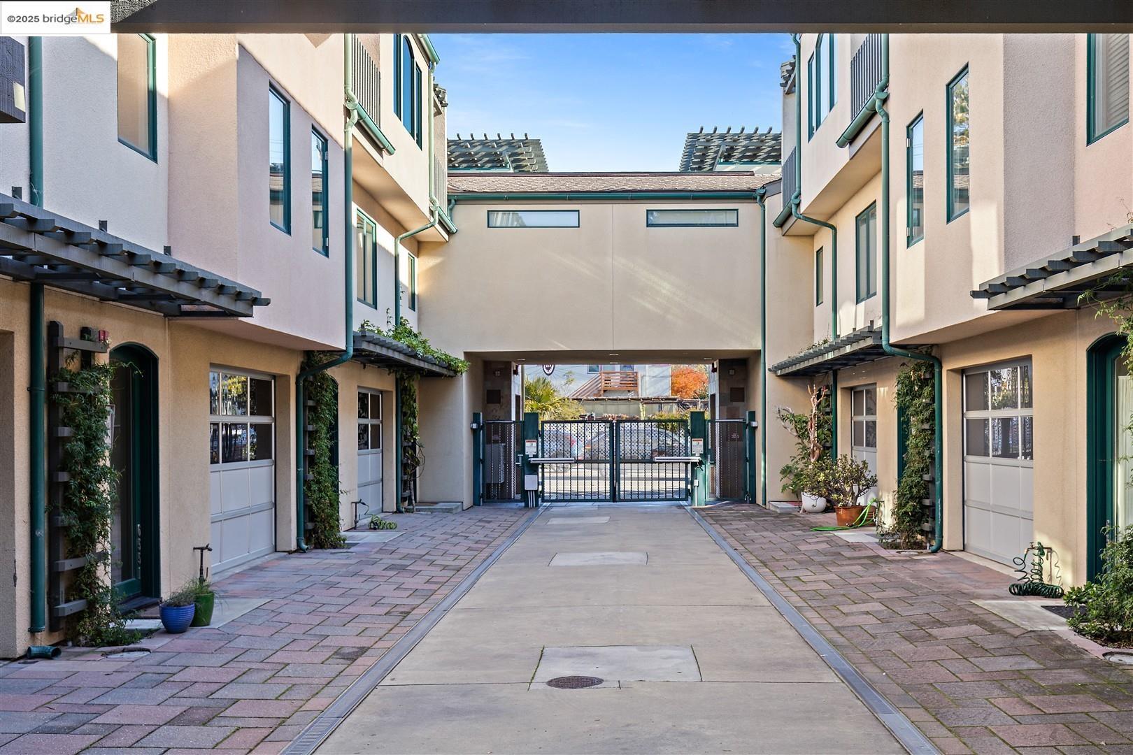 Photo #3: 41119573 Listing: Photo #3