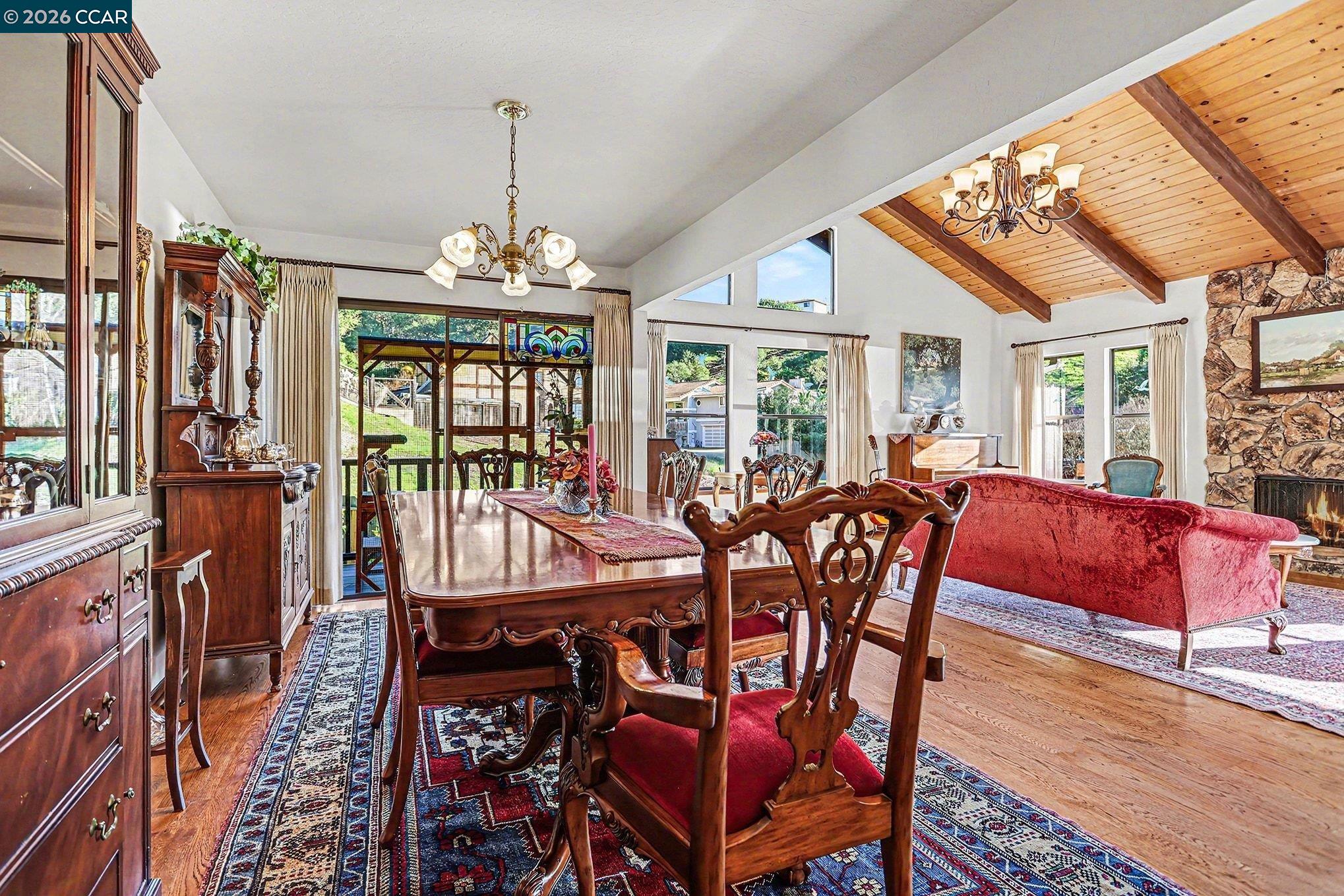 Detail Gallery Image 11 of 47 For 165 Travalini Ct., El Sobrante,  CA 94803-2665 - 4 Beds | 2/1 Baths