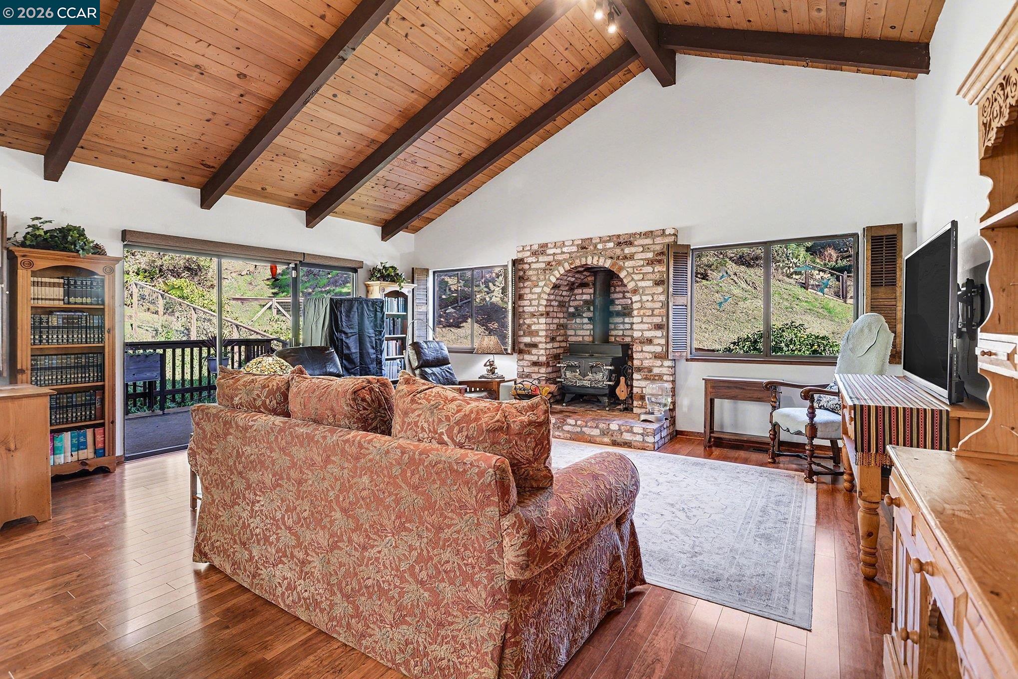 Detail Gallery Image 16 of 47 For 165 Travalini Ct., El Sobrante,  CA 94803-2665 - 4 Beds | 2/1 Baths