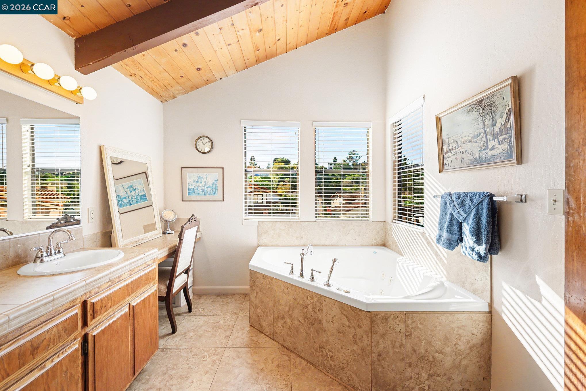 Detail Gallery Image 23 of 47 For 165 Travalini Ct., El Sobrante,  CA 94803-2665 - 4 Beds | 2/1 Baths