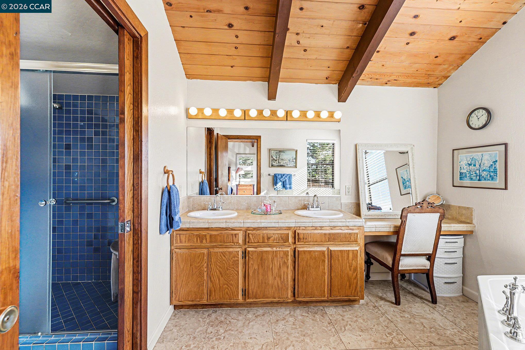 Detail Gallery Image 24 of 47 For 165 Travalini Ct., El Sobrante,  CA 94803-2665 - 4 Beds | 2/1 Baths