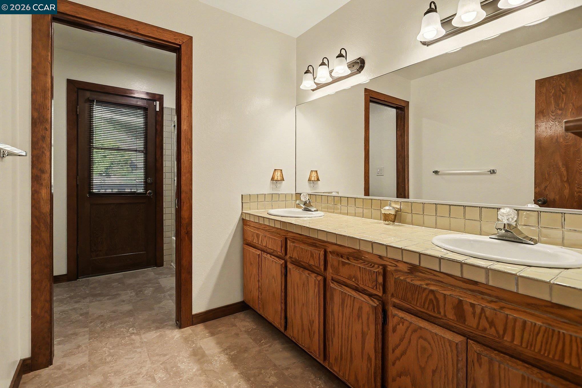 Detail Gallery Image 27 of 47 For 165 Travalini Ct., El Sobrante,  CA 94803-2665 - 4 Beds | 2/1 Baths