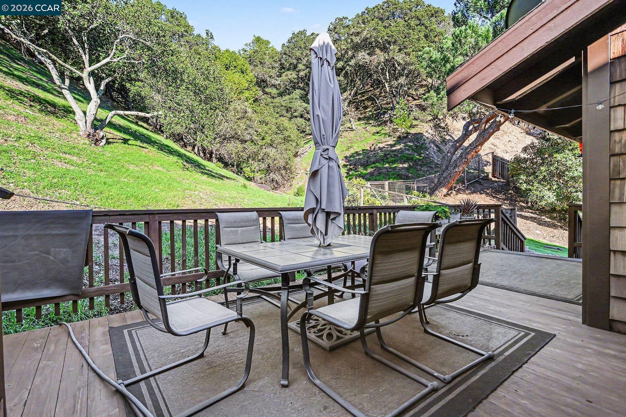 Detail Gallery Image 34 of 47 For 165 Travalini Ct., El Sobrante,  CA 94803-2665 - 4 Beds | 2/1 Baths