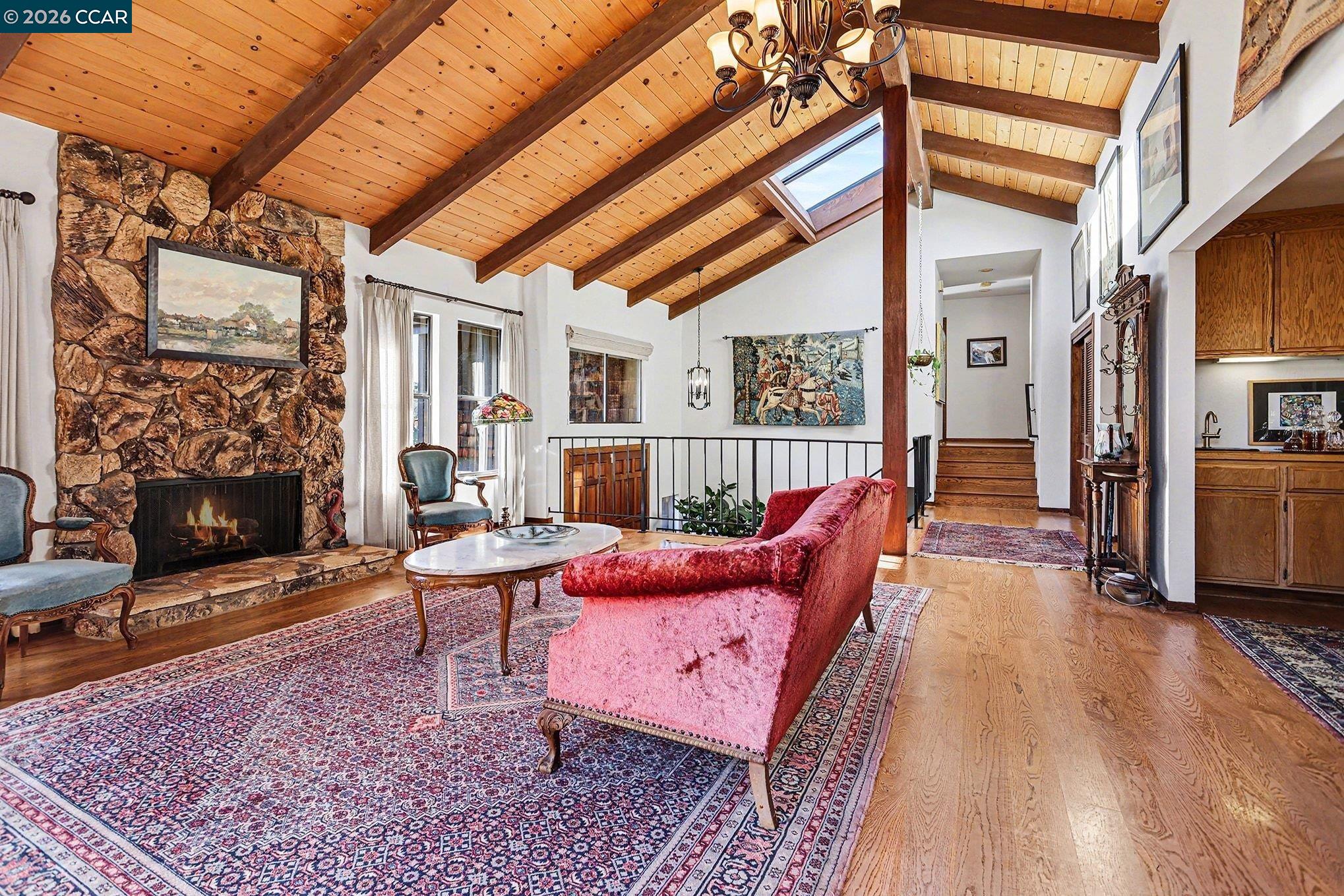 Detail Gallery Image 8 of 47 For 165 Travalini Ct., El Sobrante,  CA 94803-2665 - 4 Beds | 2/1 Baths