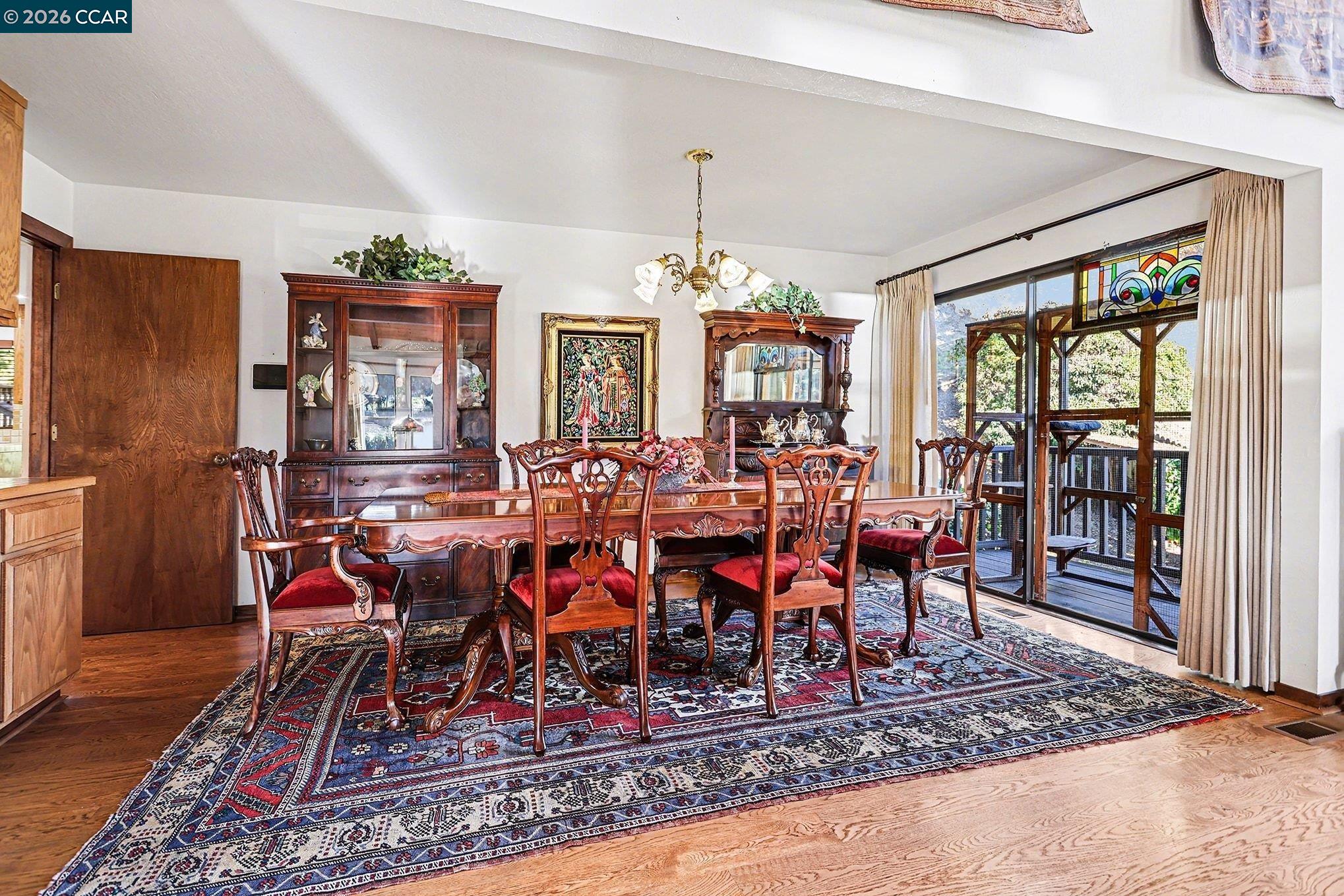 Detail Gallery Image 10 of 47 For 165 Travalini Ct., El Sobrante,  CA 94803-2665 - 4 Beds | 2/1 Baths