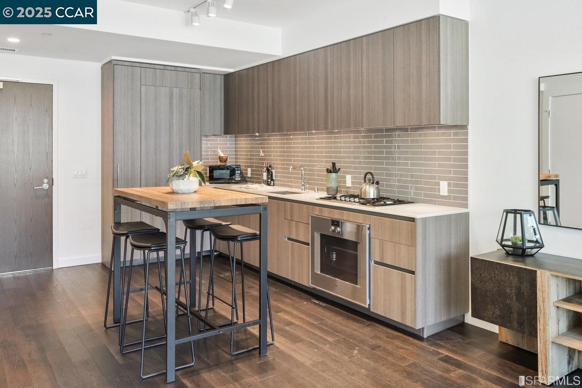 Detail Gallery Image 11 of 37 For 1000 3rd Street #204,  San Francisco,  CA 94158 - 1 Beds | 1 Baths