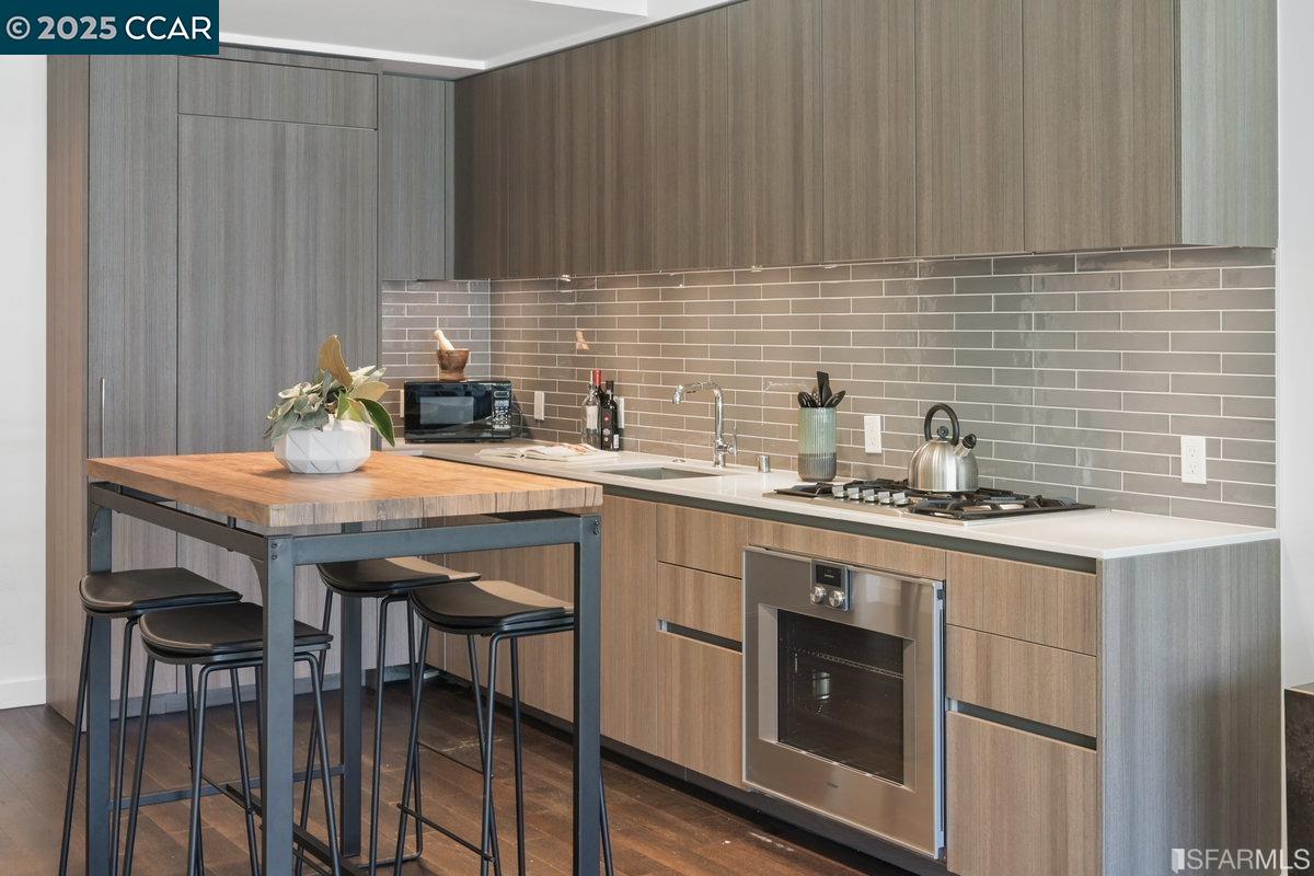 Detail Gallery Image 12 of 37 For 1000 3rd Street #204,  San Francisco,  CA 94158 - 1 Beds | 1 Baths