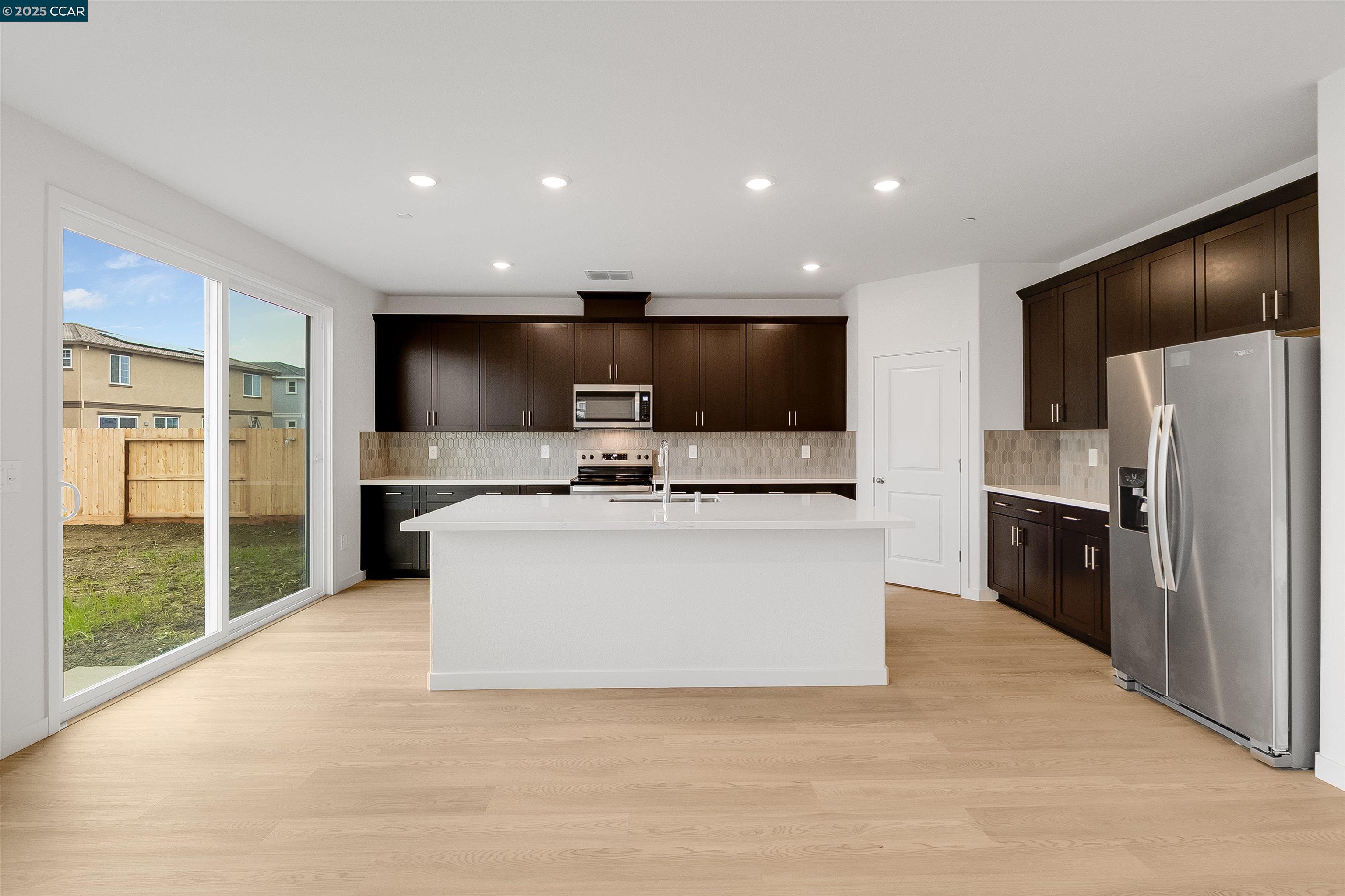 Detail Gallery Image 13 of 60 For 618 Channel Circle, Oakley,  CA 94561 - 5 Beds | 3/1 Baths