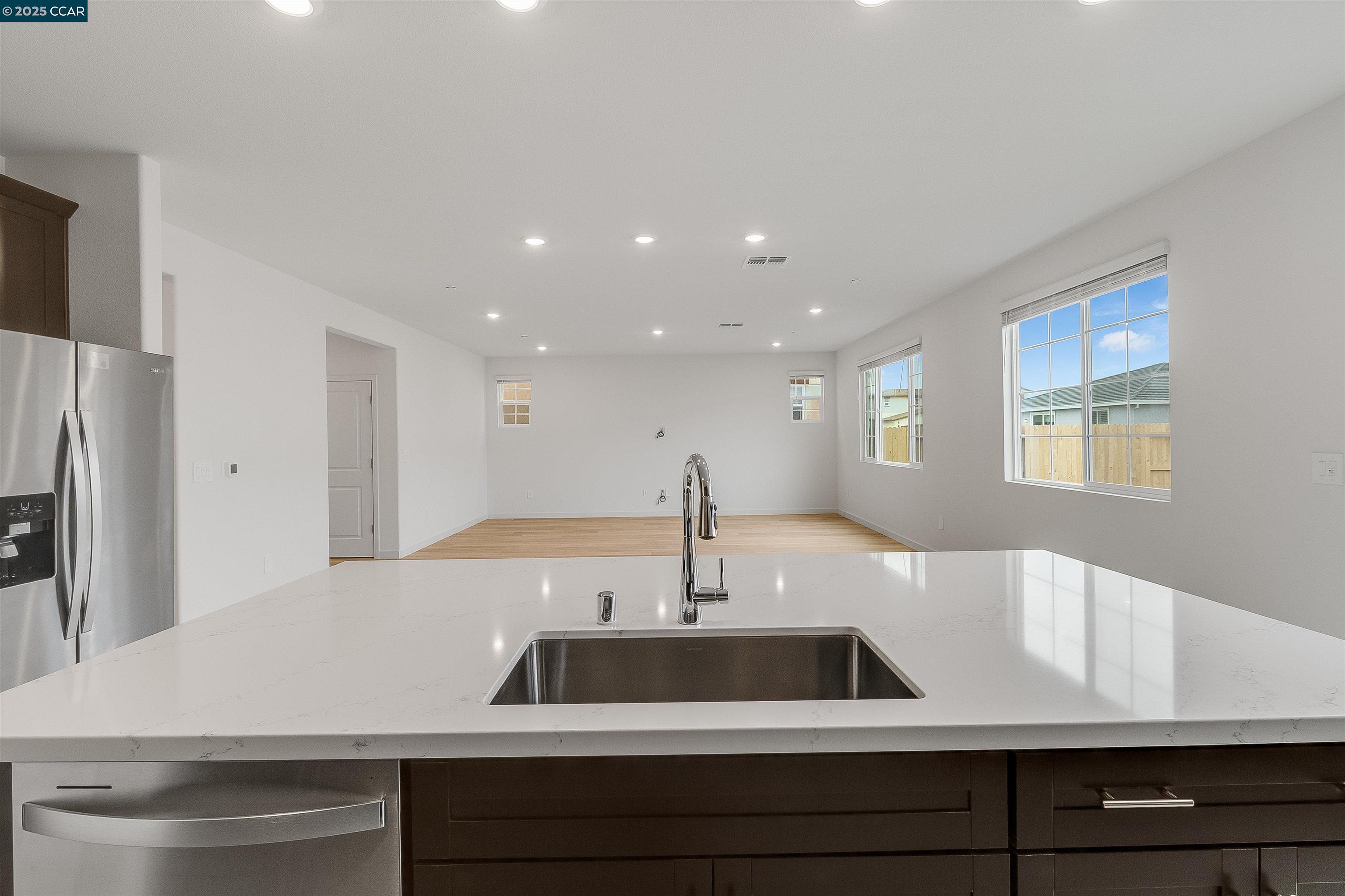 Detail Gallery Image 16 of 60 For 618 Channel Circle, Oakley,  CA 94561 - 5 Beds | 3/1 Baths