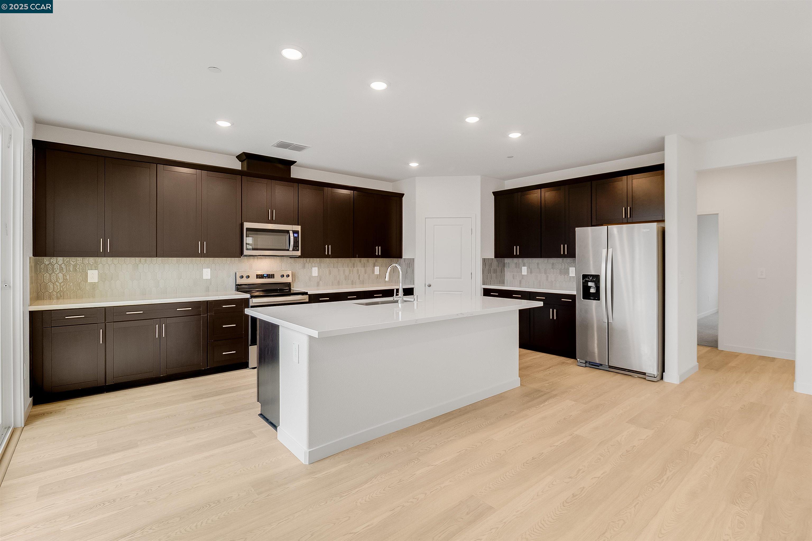 Detail Gallery Image 20 of 60 For 618 Channel Circle, Oakley,  CA 94561 - 5 Beds | 3/1 Baths