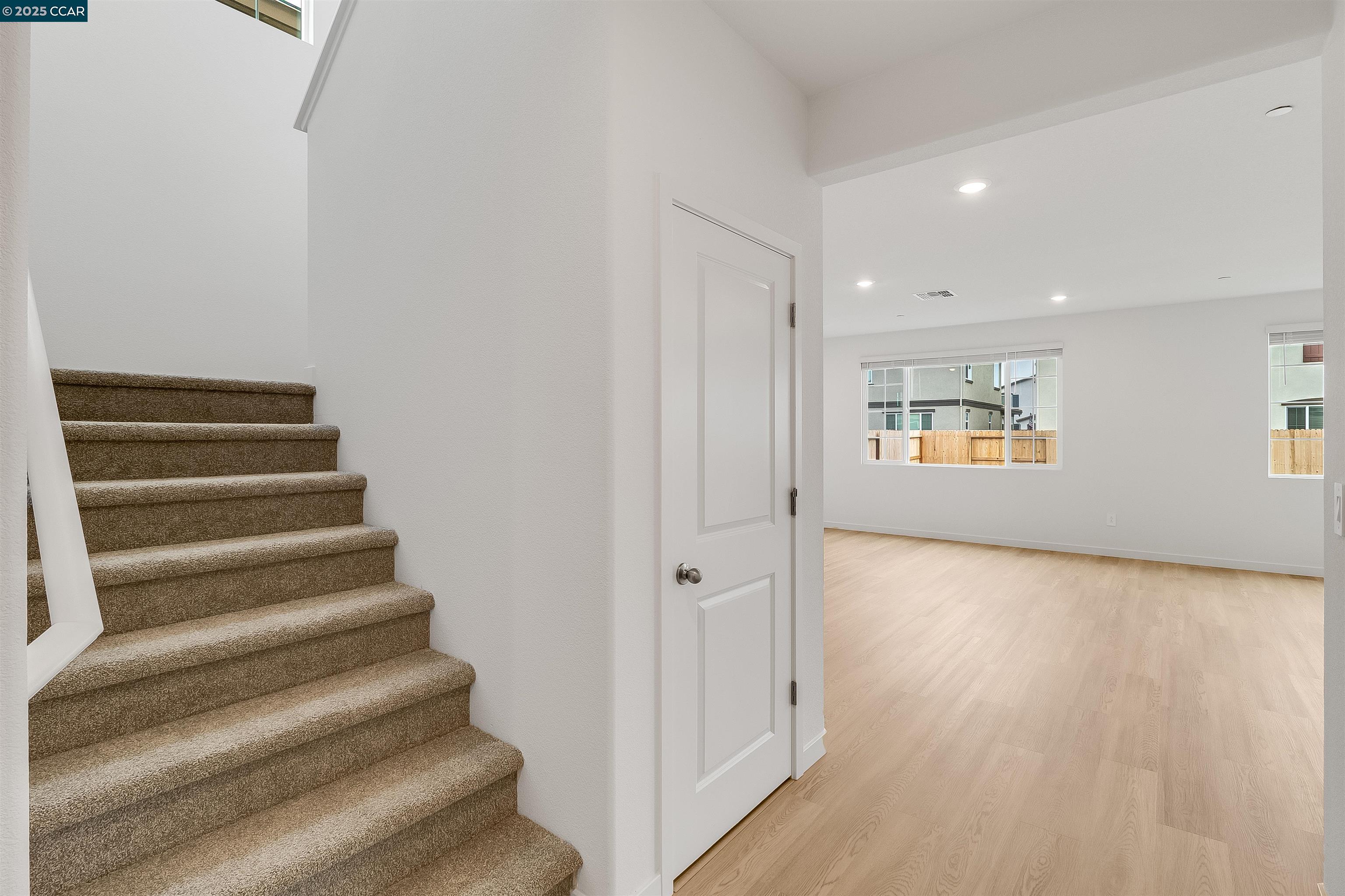 Detail Gallery Image 9 of 60 For 618 Channel Circle, Oakley,  CA 94561 - 5 Beds | 3/1 Baths