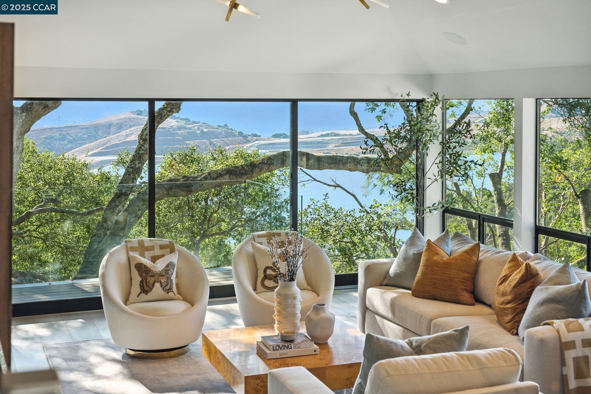 Front Image Thumbnail for CC41119579