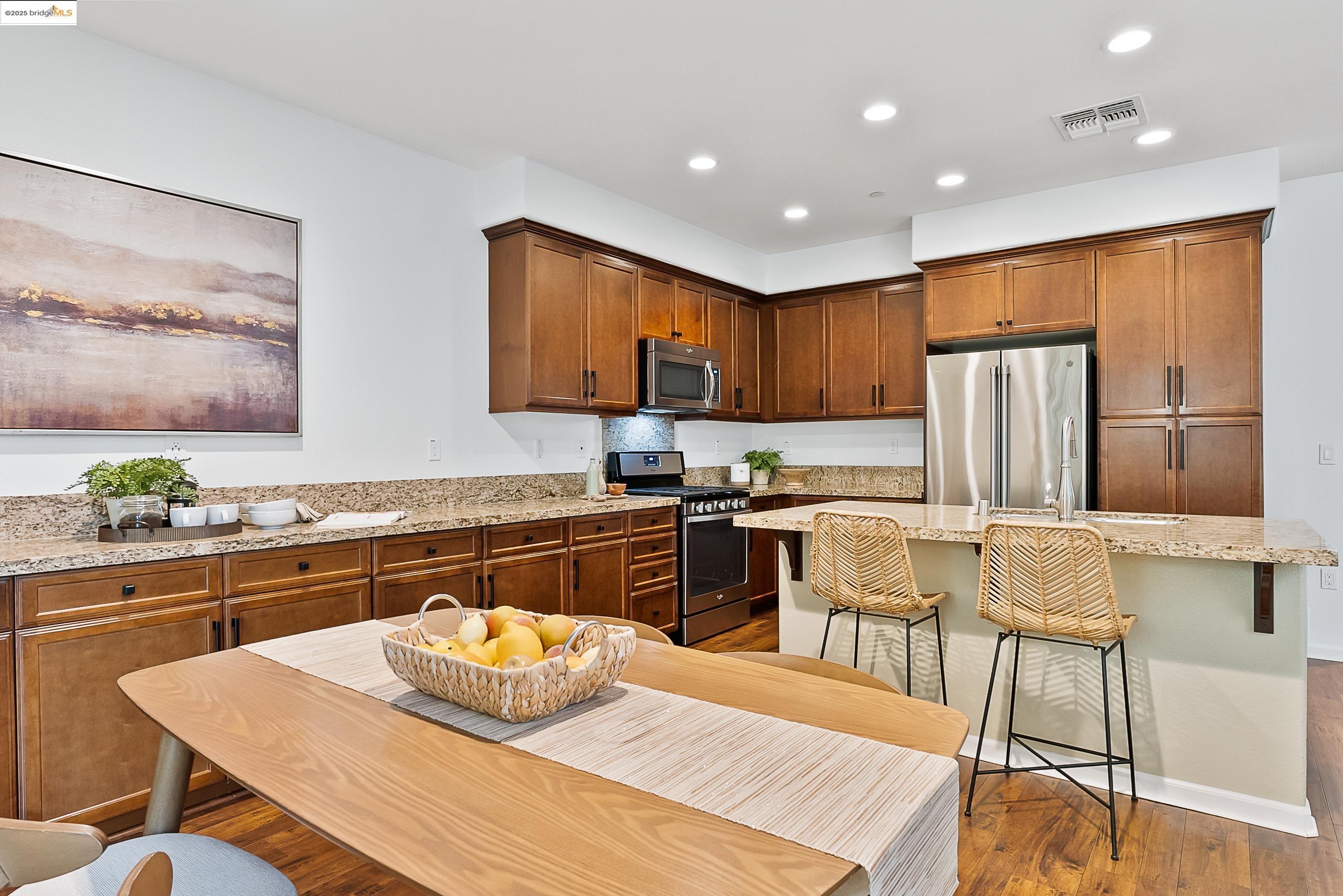 Detail Gallery Image 12 of 43 For 322 Pacifica Dr, Brentwood,  CA 94513 - 5 Beds | 3 Baths