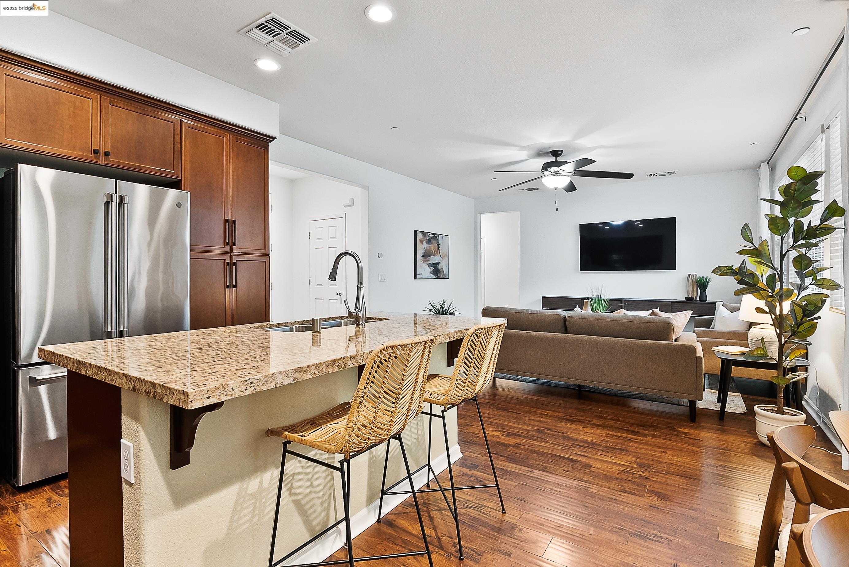 Detail Gallery Image 14 of 43 For 322 Pacifica Dr, Brentwood,  CA 94513 - 5 Beds | 3 Baths